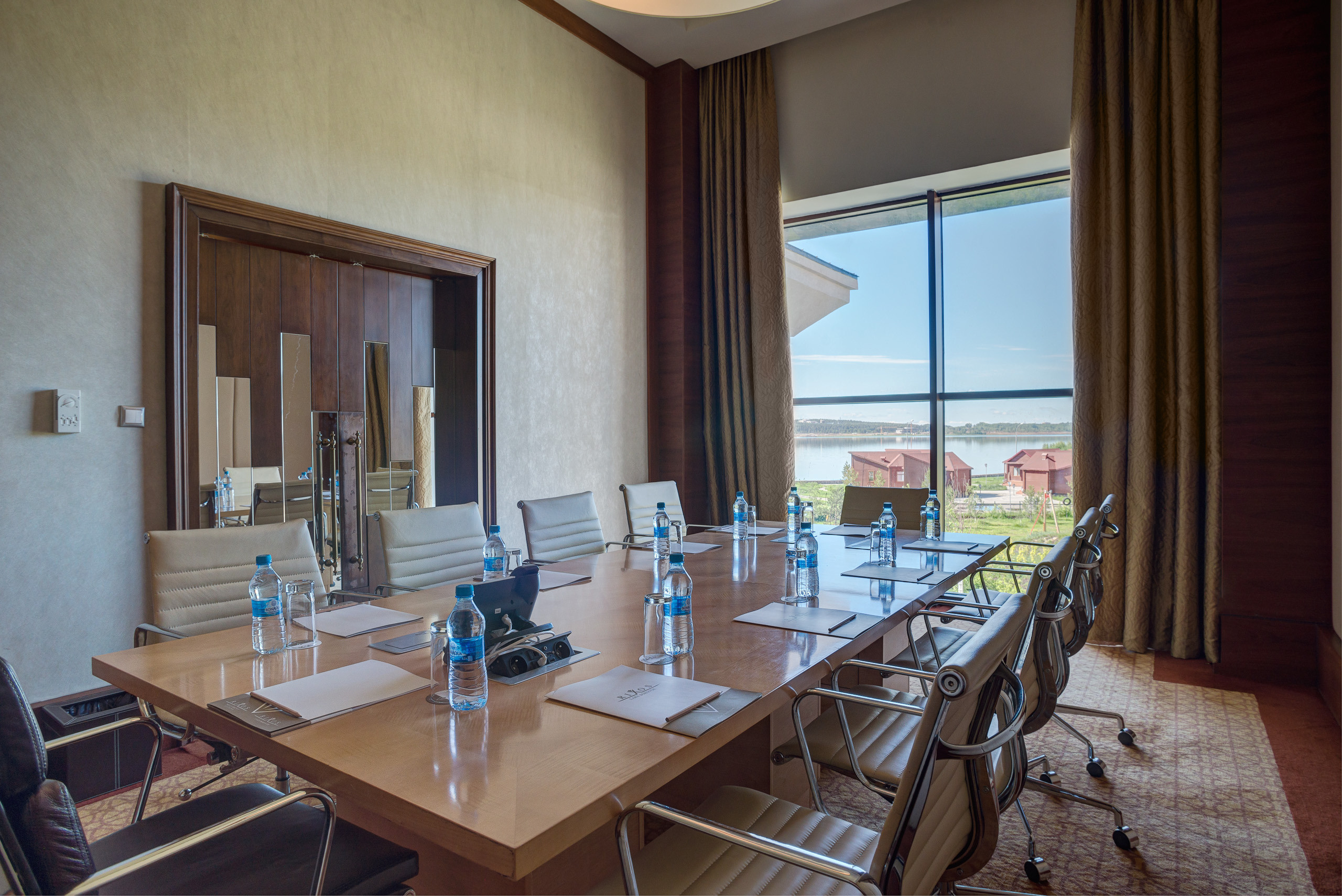 Интерьерная съемка конференц-холлов RIXOS BOROVOE. Фотограф-дизайнер Лейла Кабди