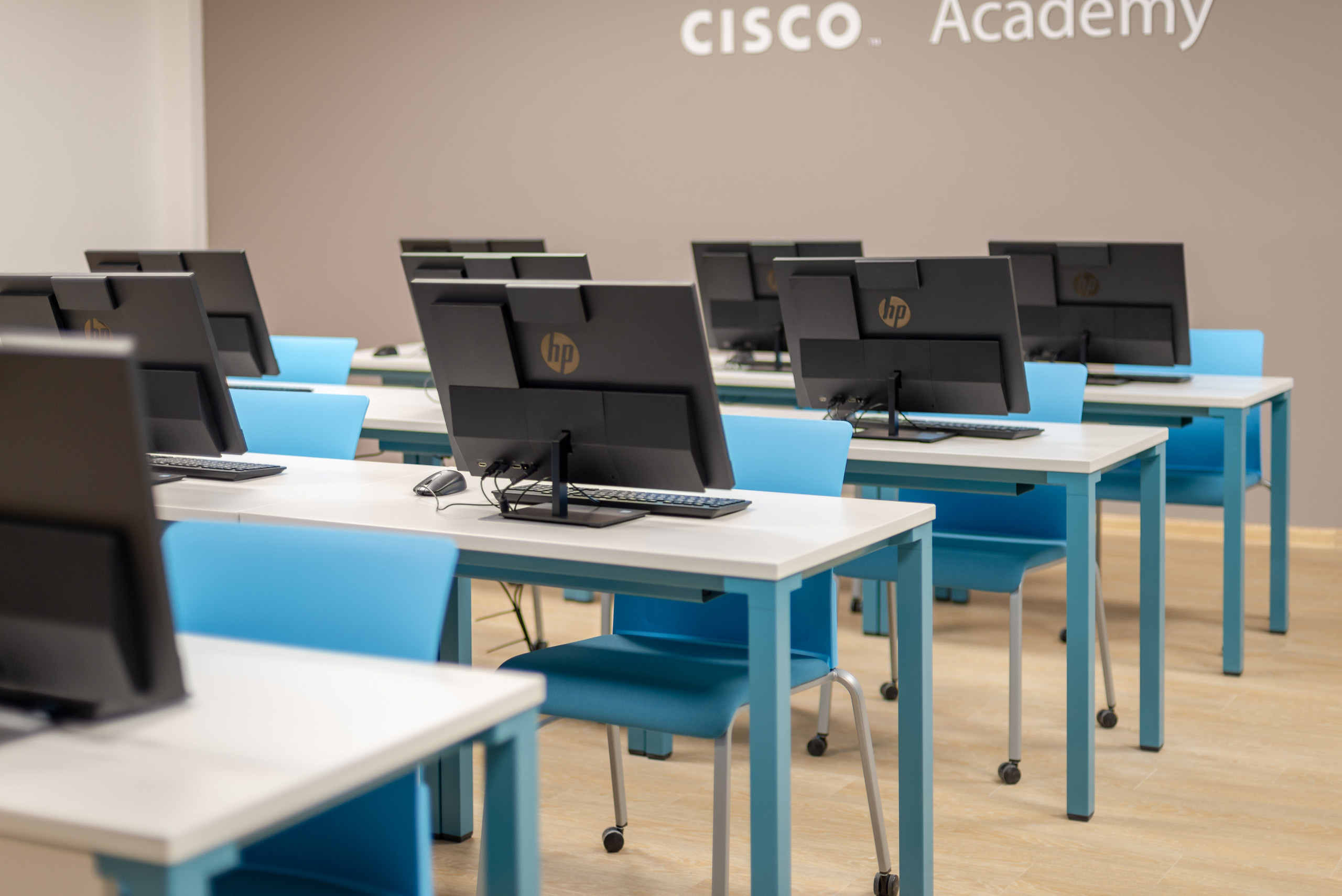 Презентационная съемка IT UNIVERCITY. Фотограф-дизайнер Лейла Кабди