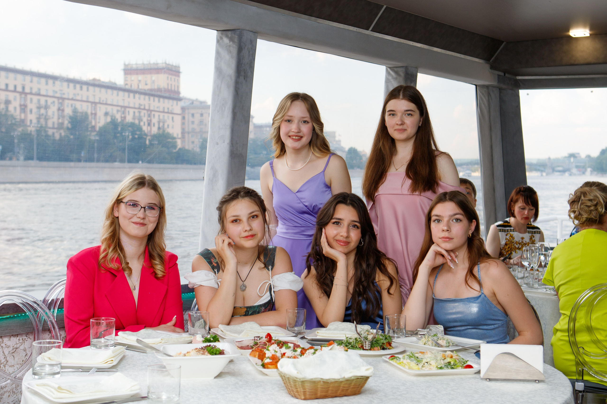 9 класс / Гимназия № 1558 имени Росалии де Кастро / Выпускной. Детский и семейный фотограф Мария Киселёва. Москва