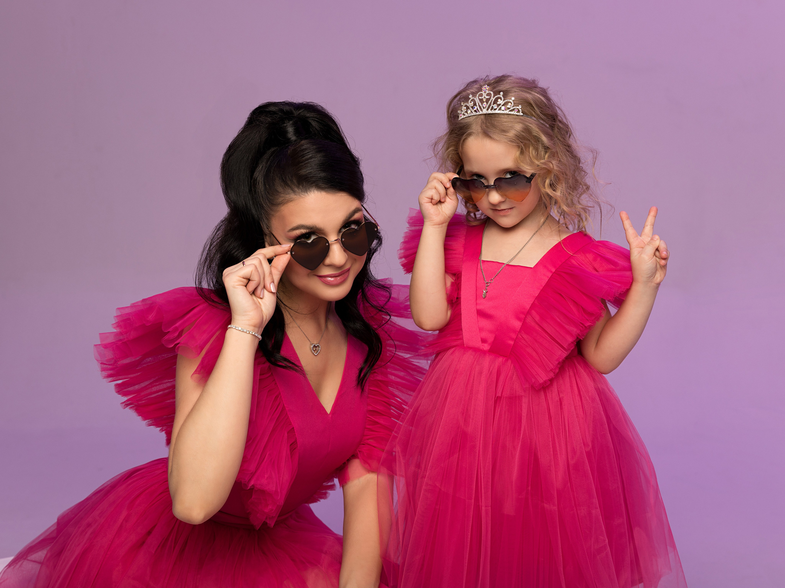 Фото мамы и дочки в очках под Барба