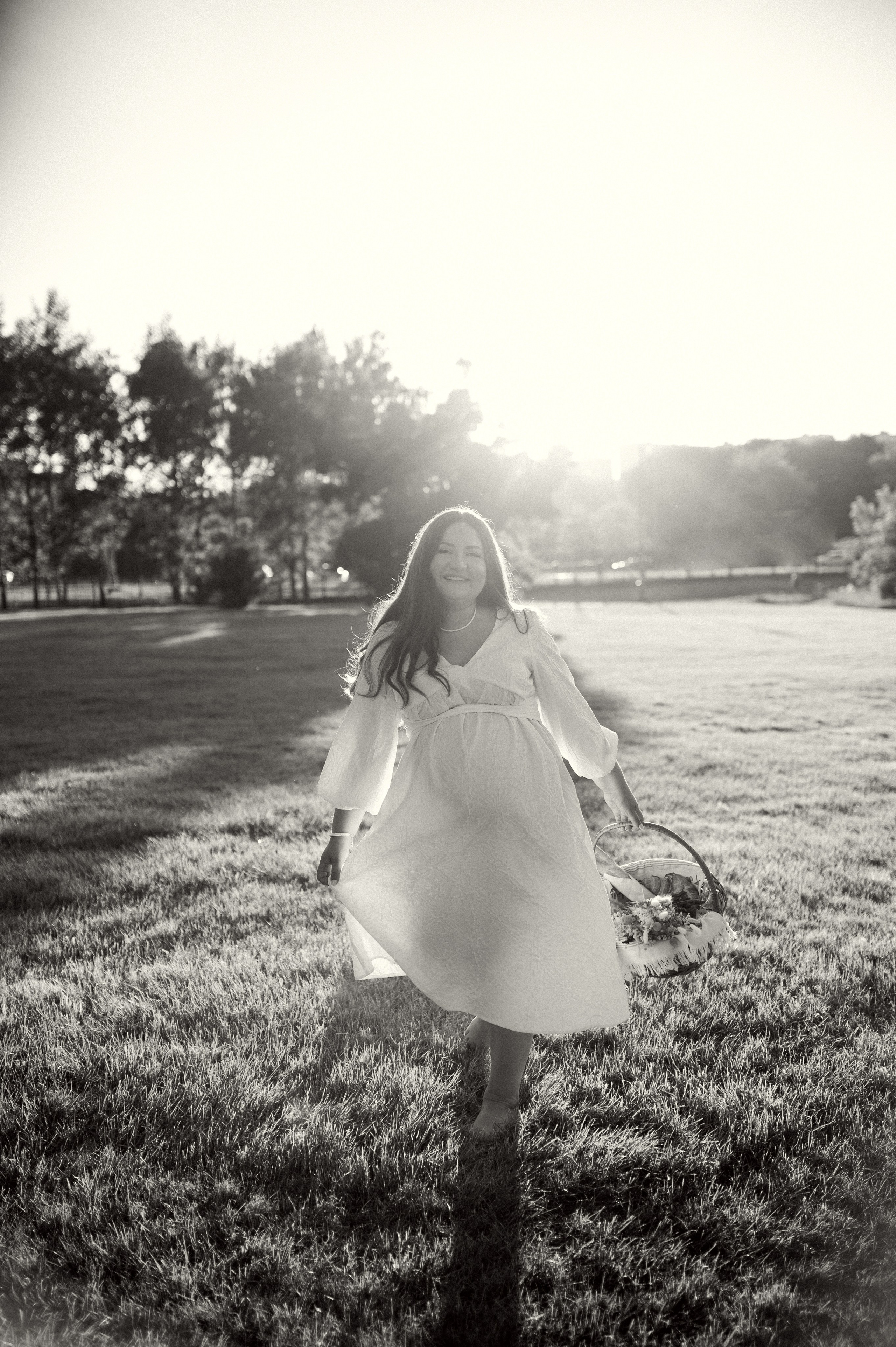 Фотосессия беременности на природе в парке Москвы. Семейная фотосессия Бутово Москва фотограф Алина Морщагина