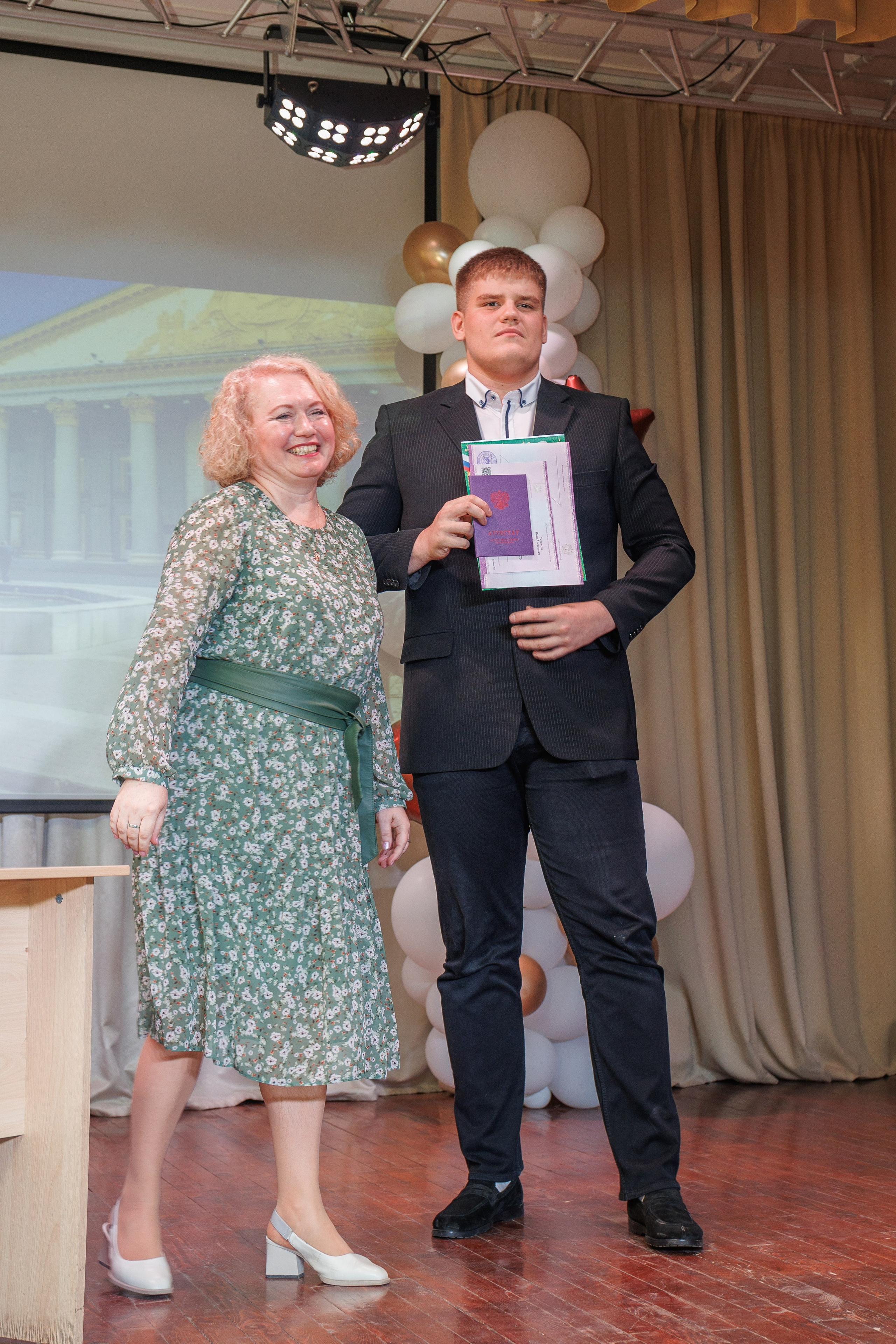 Вручение аттестатов. Свадебный и семейный фотограф в Новосибирске Ирина Дорошкова