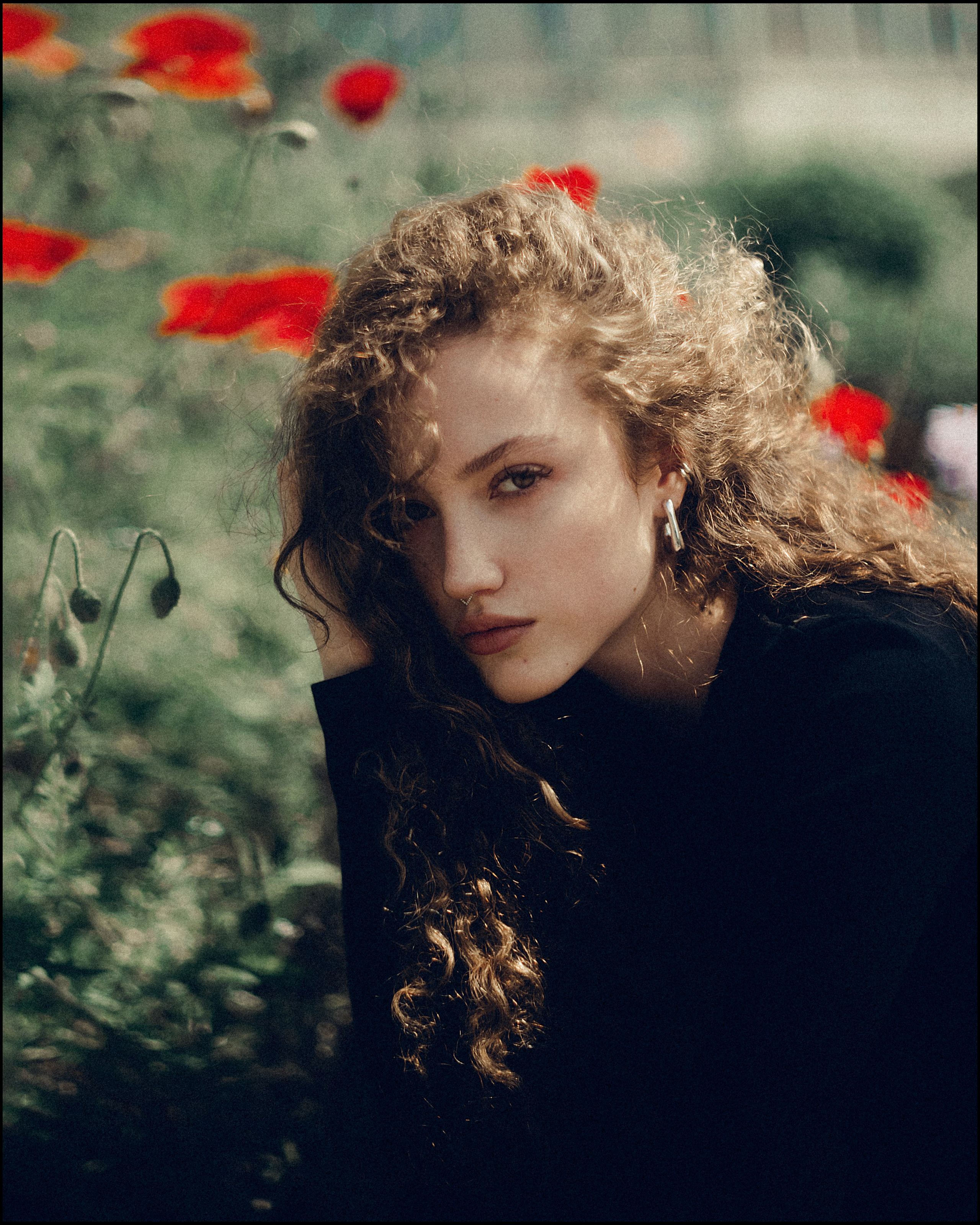 Прогулочная фотосессия в саду в Петербурге