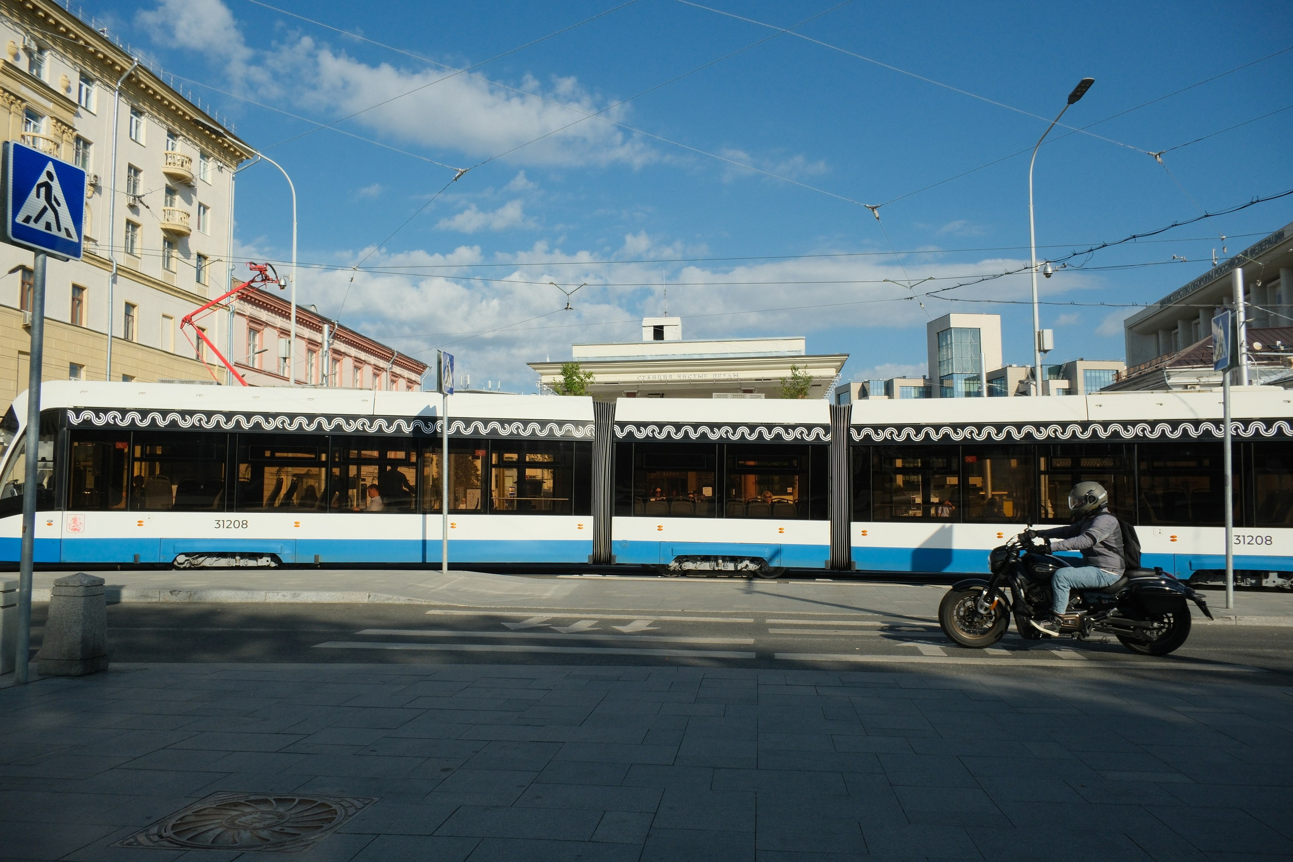 Улица, люди, жизнь…