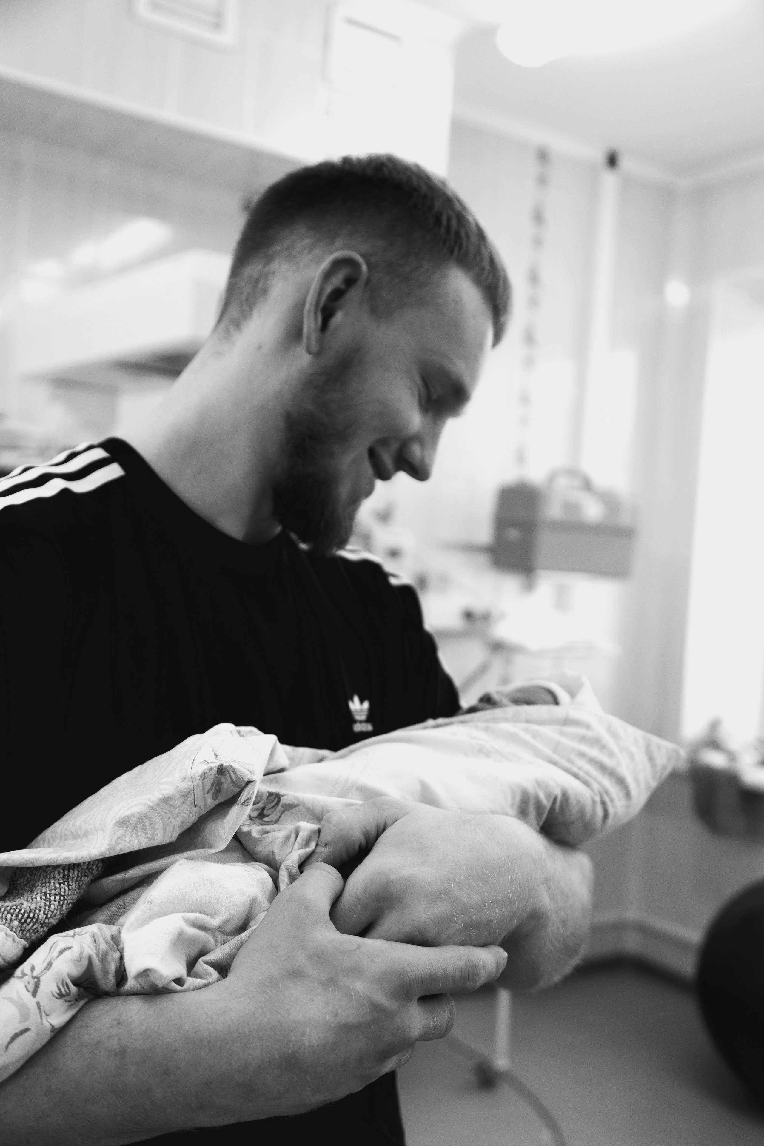 РОДЫ. МЕДИЦИНСКИЙ РЕПОРТАЖ О РОЖДЕНИИ РЕБЕНКА. ФОТОГРАФ АЛЕКСАНДРА ПЕРМЯКОВА