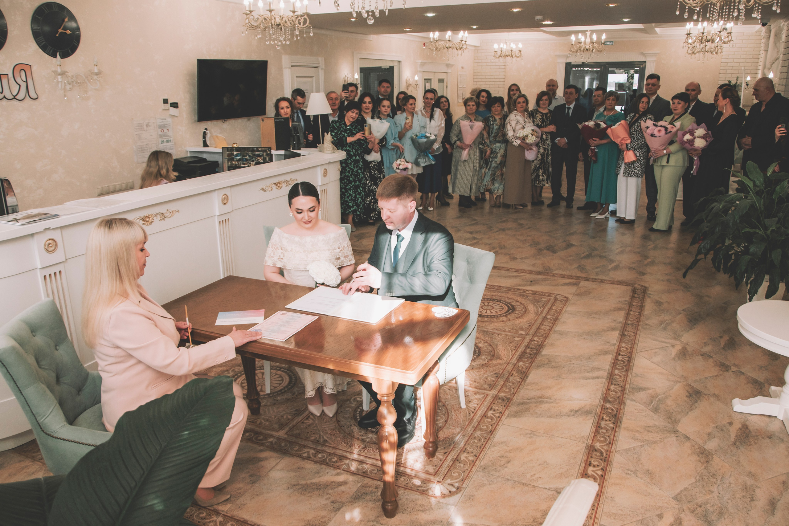 26.04.2025 (Фотосессия, роспись в Онии + фото с банкета). Семейный и свадебный фотограф Губкинский и Ставрополь