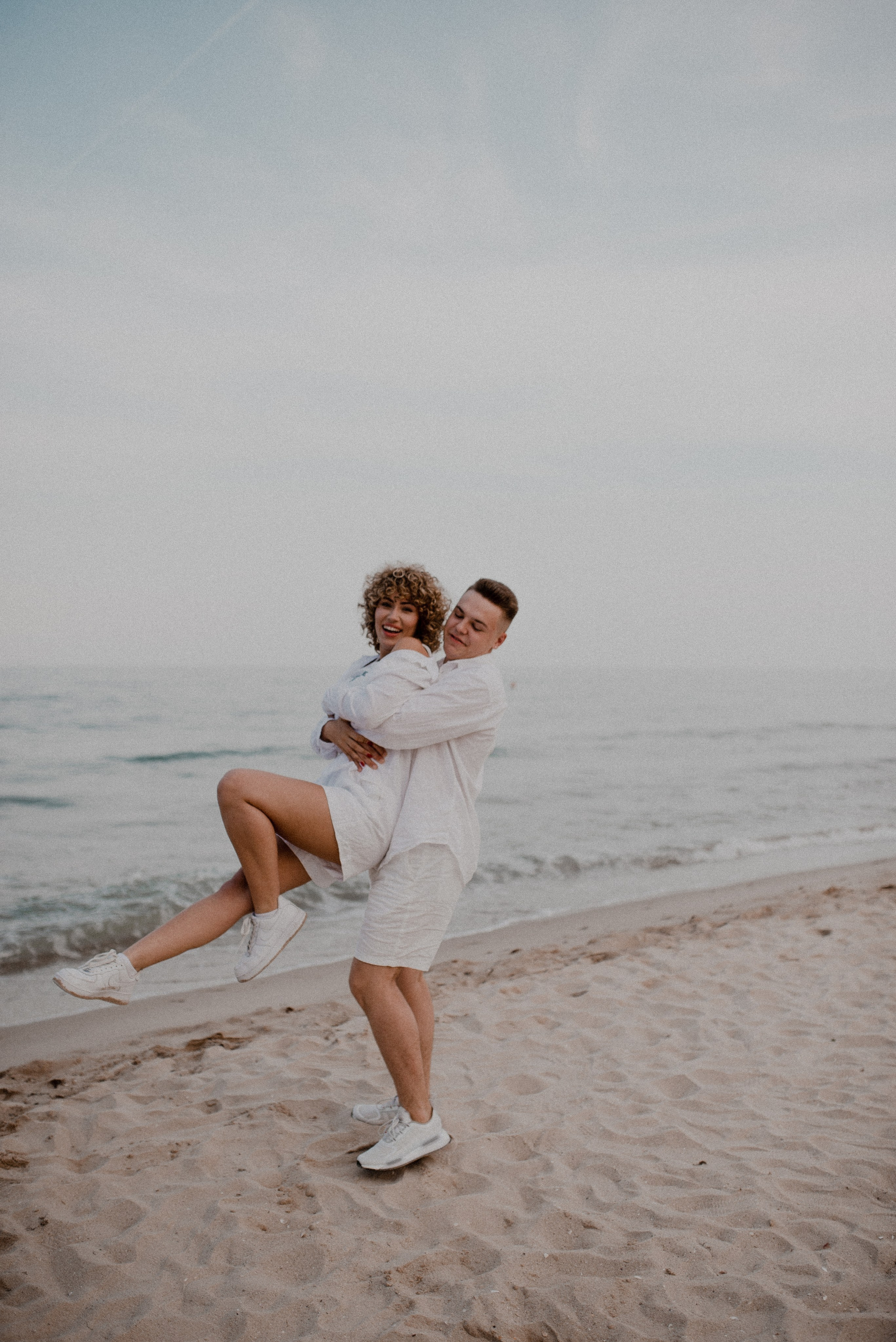 Фотосессия лавстори у моря Калининград. Семейная фотосессия Бутово Москва фотограф Алина Морщагина