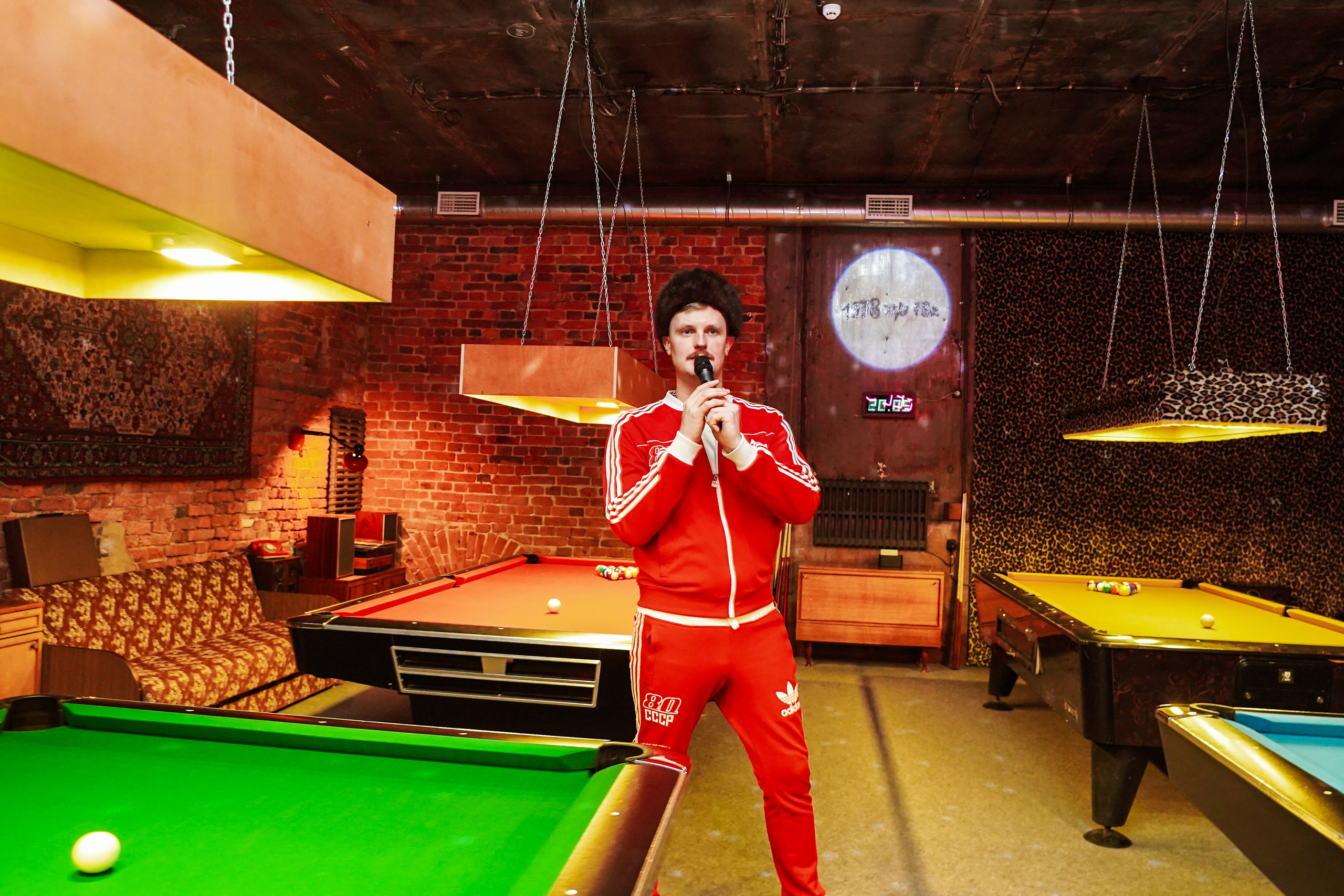 Бильярдная. ОЧЕНЬ ПЛОХОЙ ФОТОГРАФ