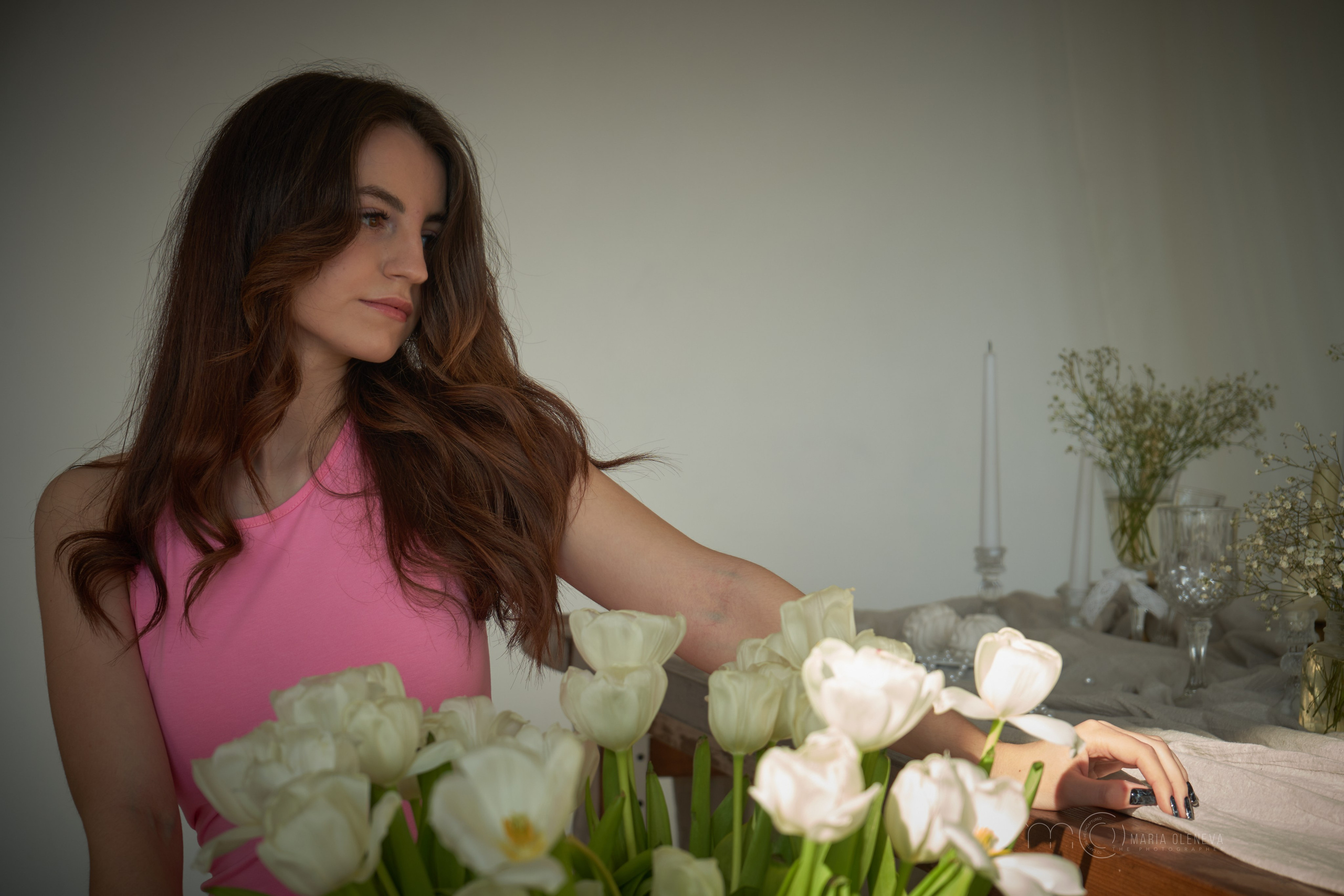 Настя в цветах. Фотограф Мария Оленева