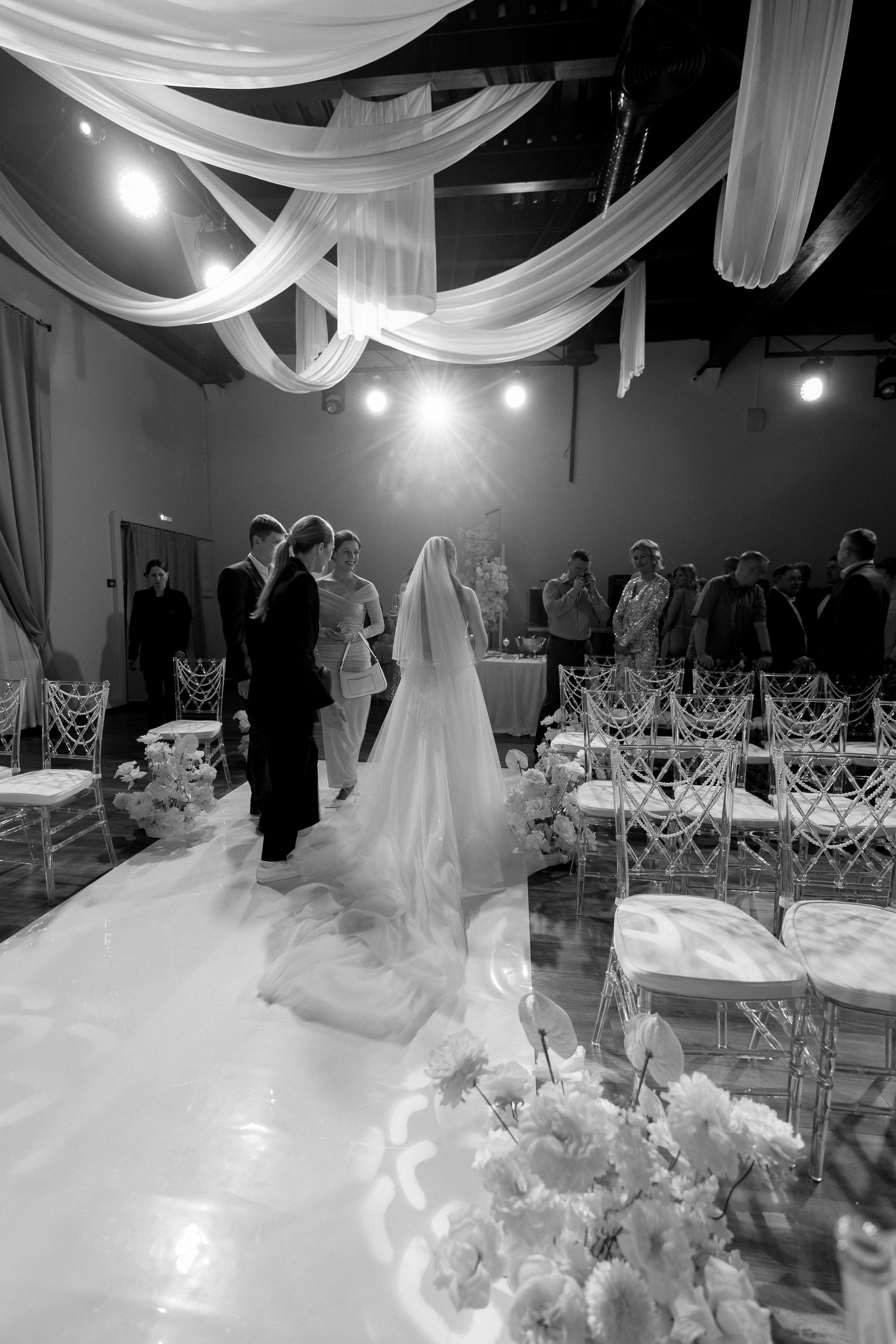 СВАДЕБНАЯ СЬЕМКА СБОРОВ В ОТЕЛЕ И ВЫЕЗД НА ЦЕРЕМОНИЮ (СНЯТО В СИБИРЕ В НИЖНЕВАРТОВСКЕ). Профессиональный фотограф, Санкт-Петербург — Виктория Богомолова