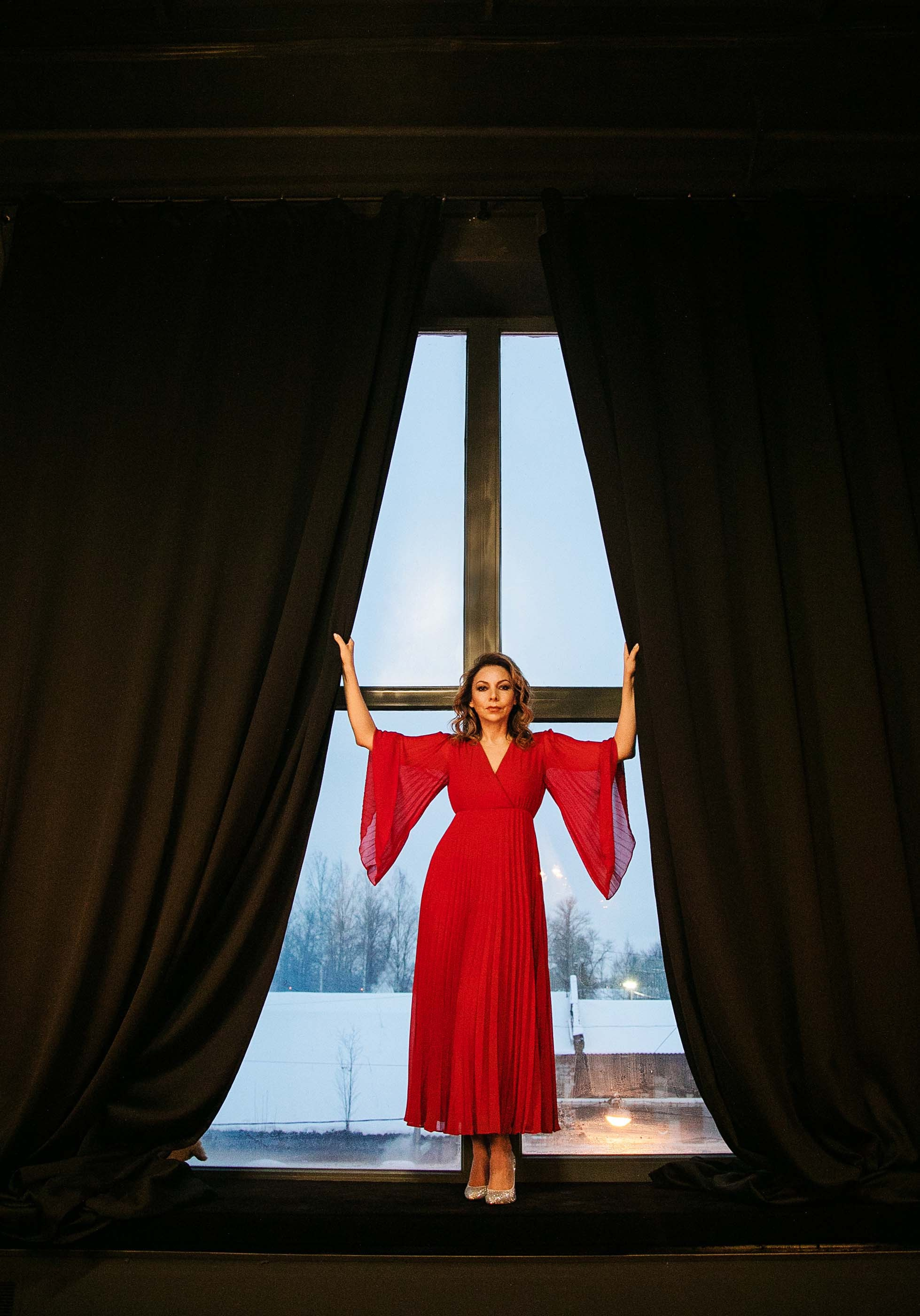 Элеонора в красном. Семейный и детский фотограф в Санкт-Петербург. Natalia Fadel