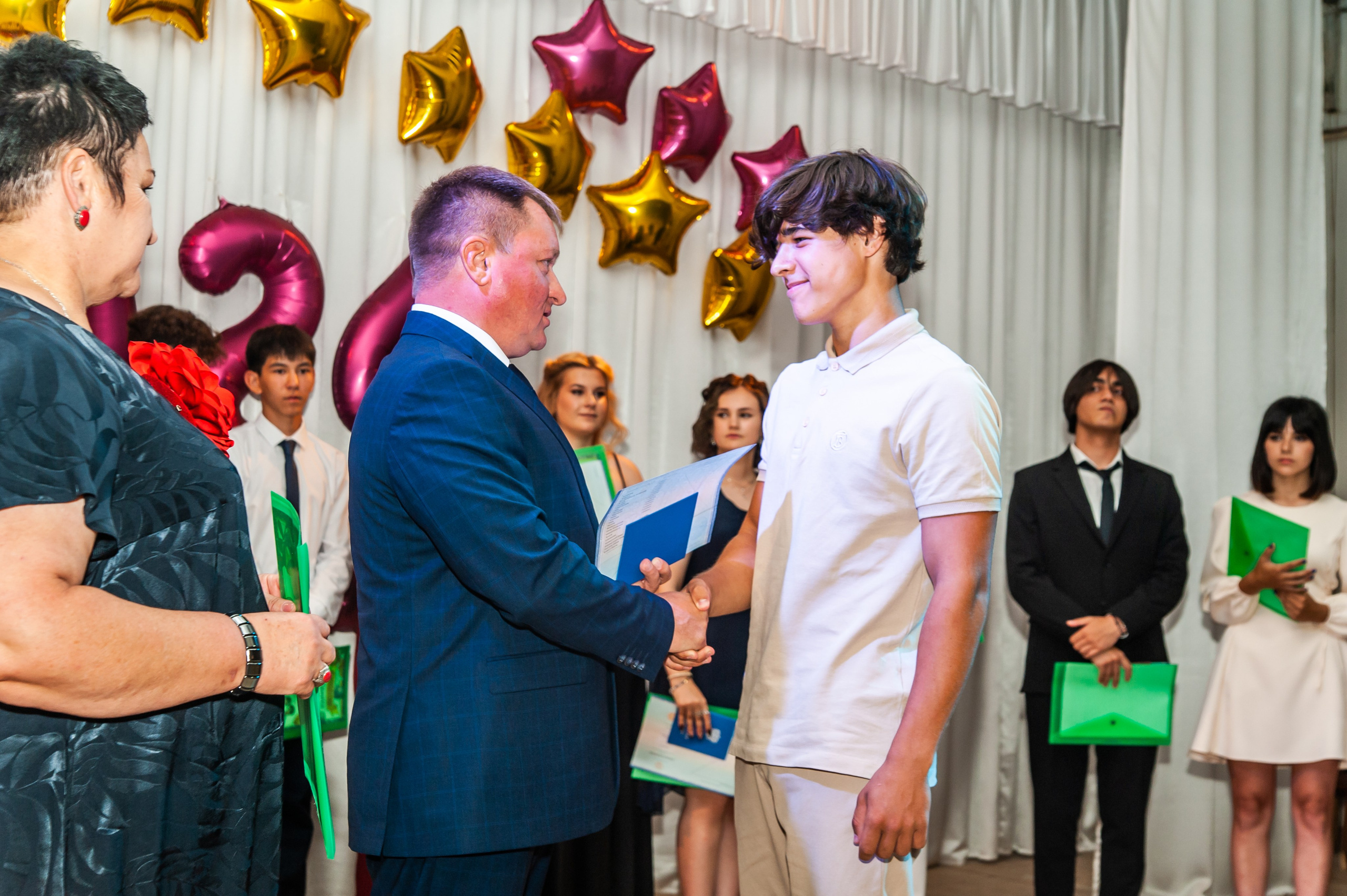 Выпускной МАОУ СОШ № 17 им. Эдуарда Есаяна. Свадебный и семейный фотограф Денис Лукьянов в Краснодаре, Краснодарском крае и Республике Крым