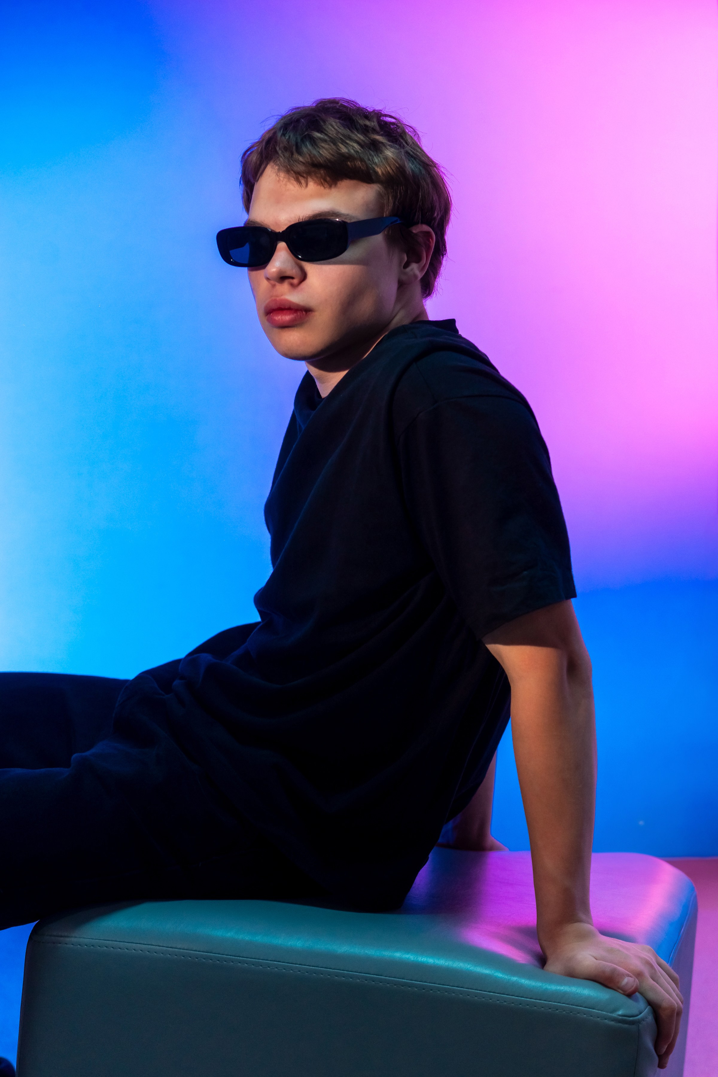 В школе, портреты с цветной подсветкой. Ольга Плаксина фотограф в Саратове