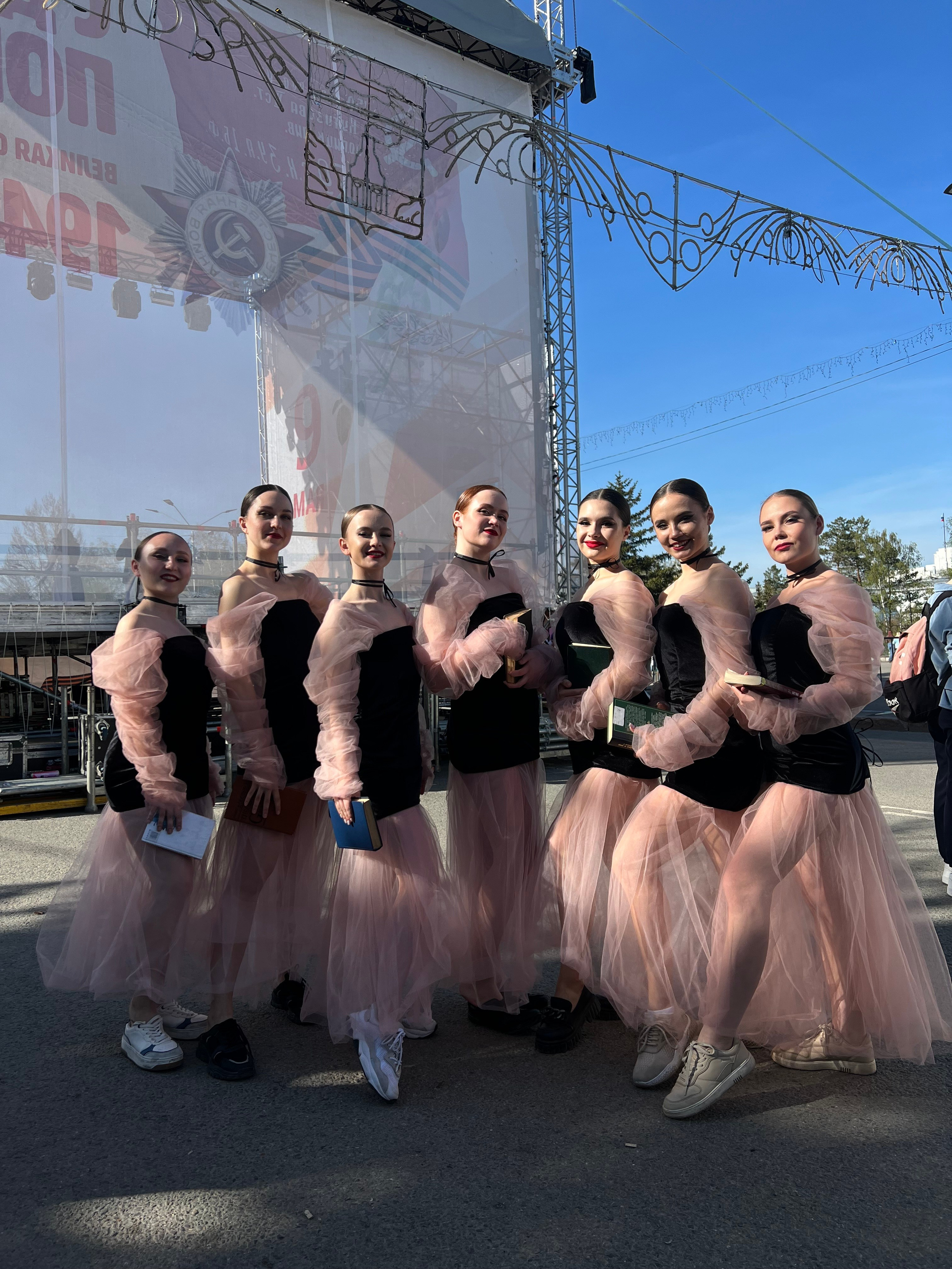 LIFE. Танцевальная шоу-группа «GRANAT»