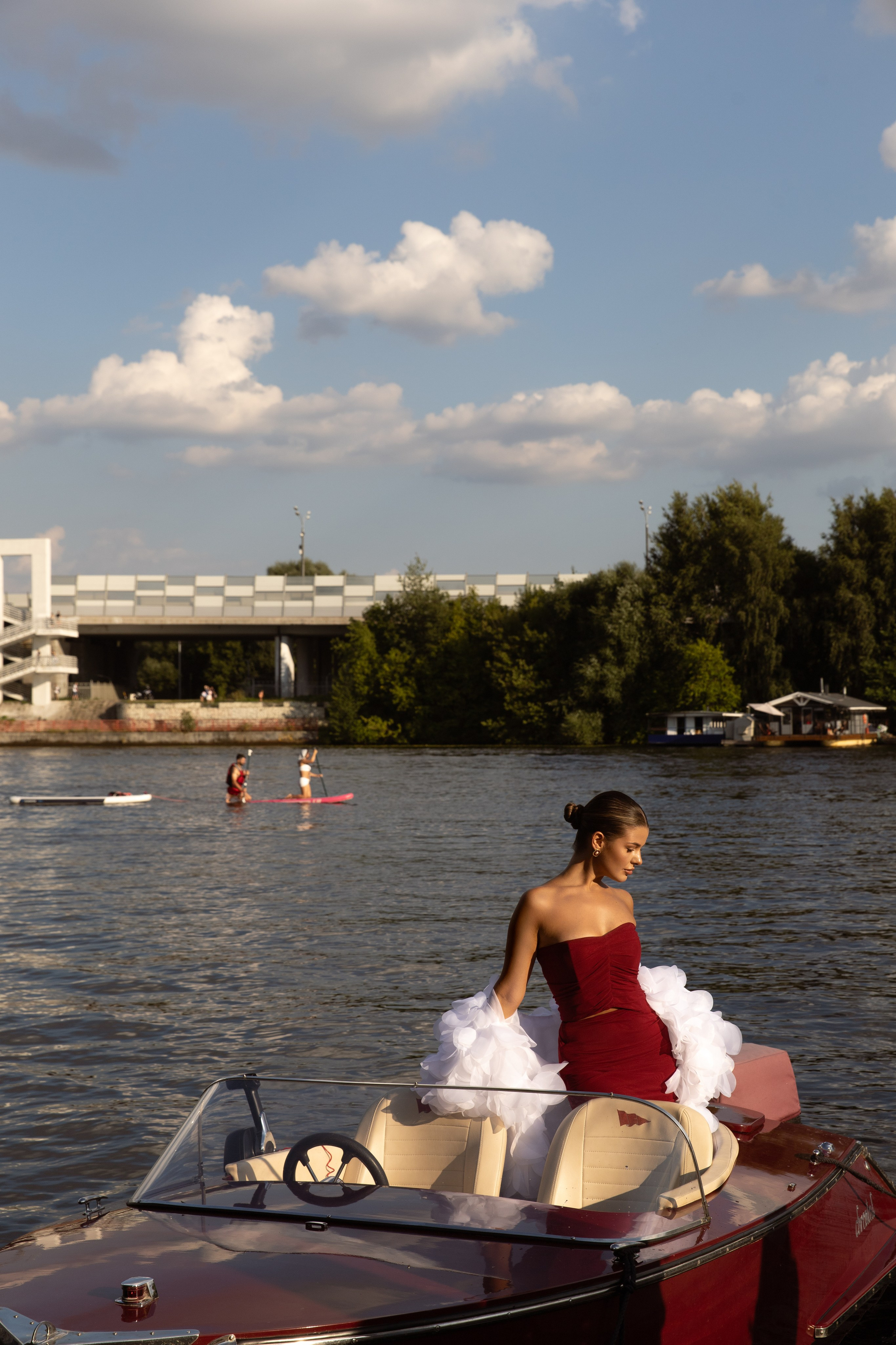 Съемка на катере. Фотограф индивидуальных женских портретов и LOVEstory в Москве
