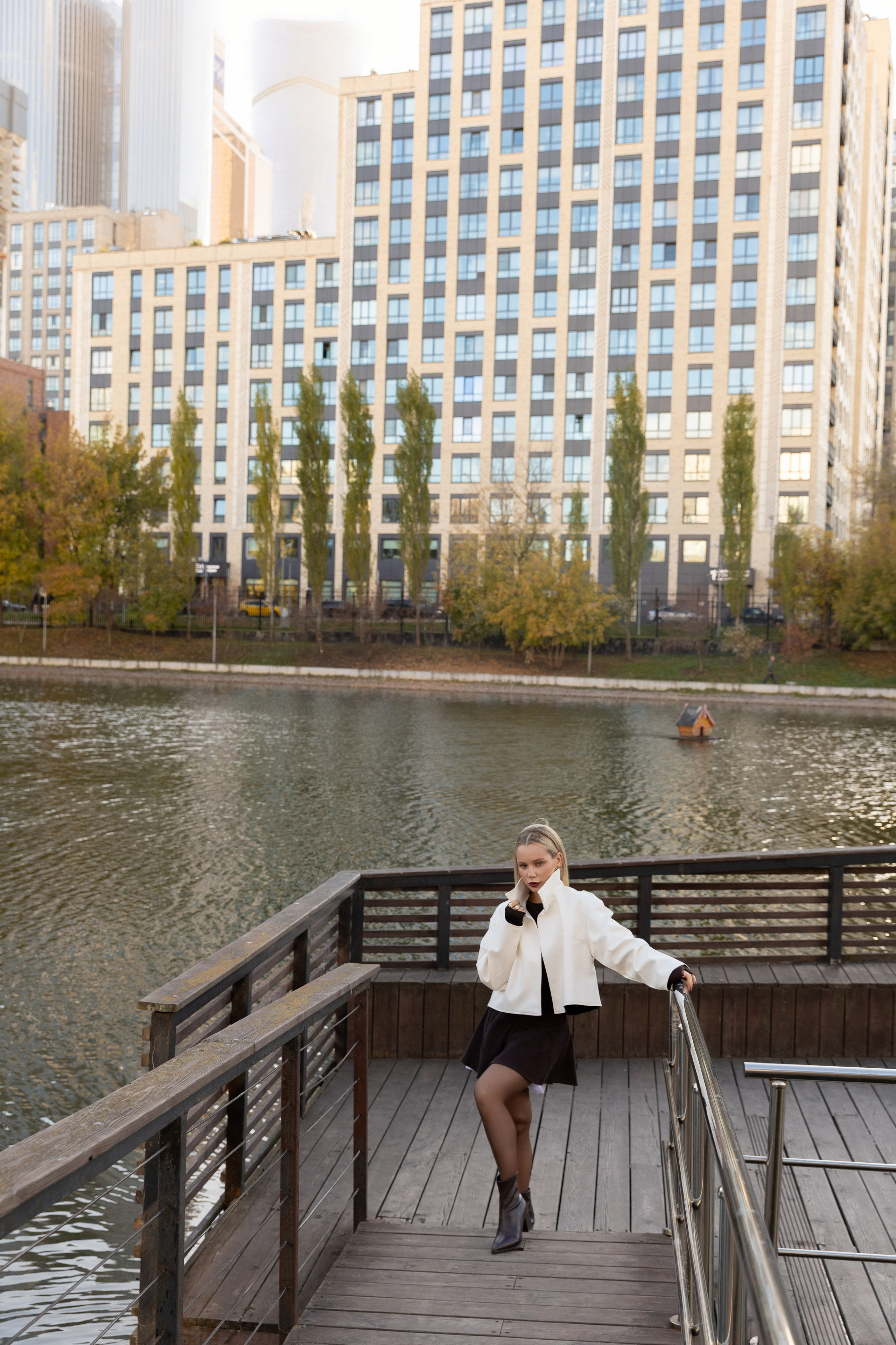 Городская съемка на Красногвардейских прудах. Фотограф индивидуальных женских портретов и LOVEstory в Москве