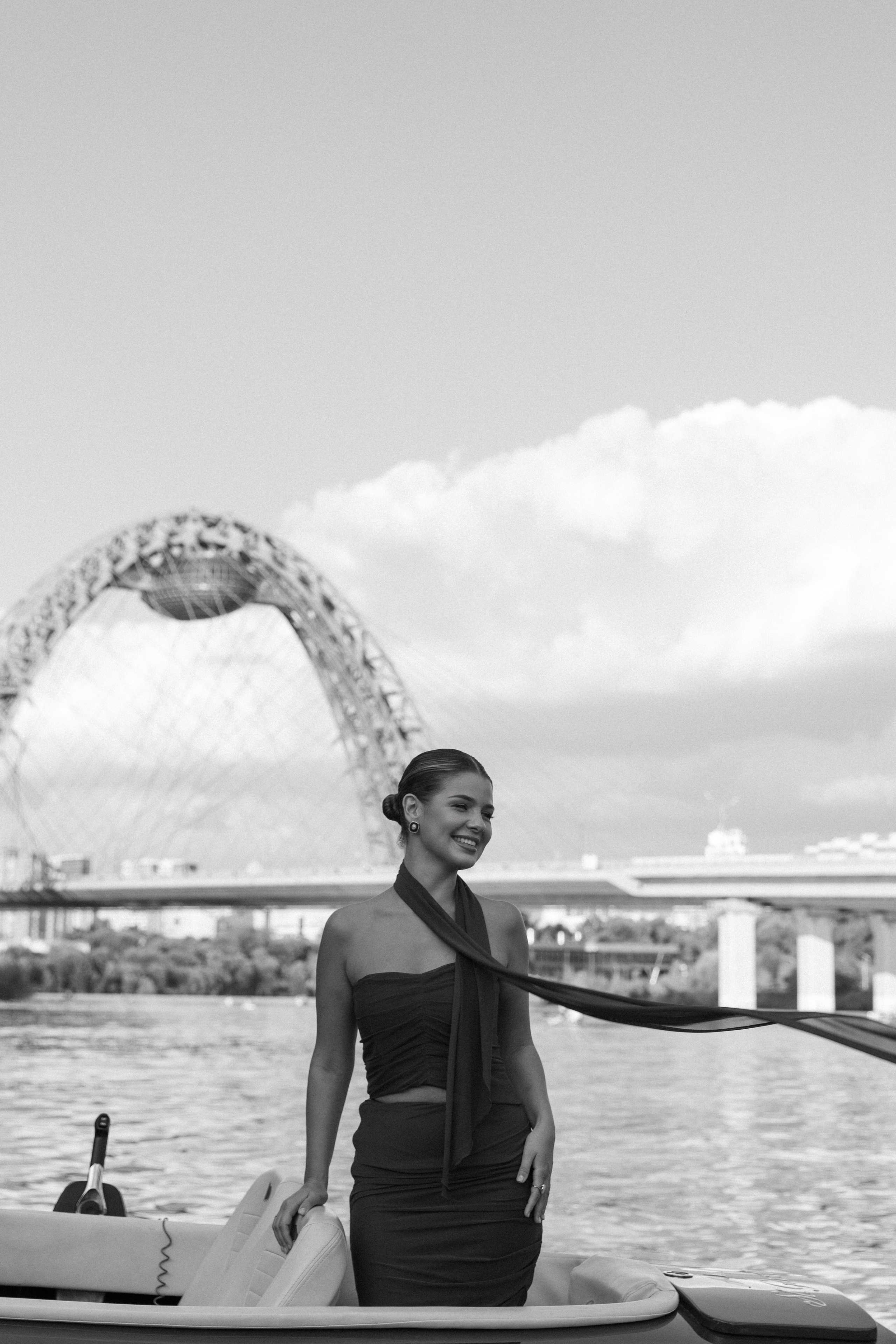 Съемка на катере. Фотограф индивидуальных женских портретов и LOVEstory в Москве