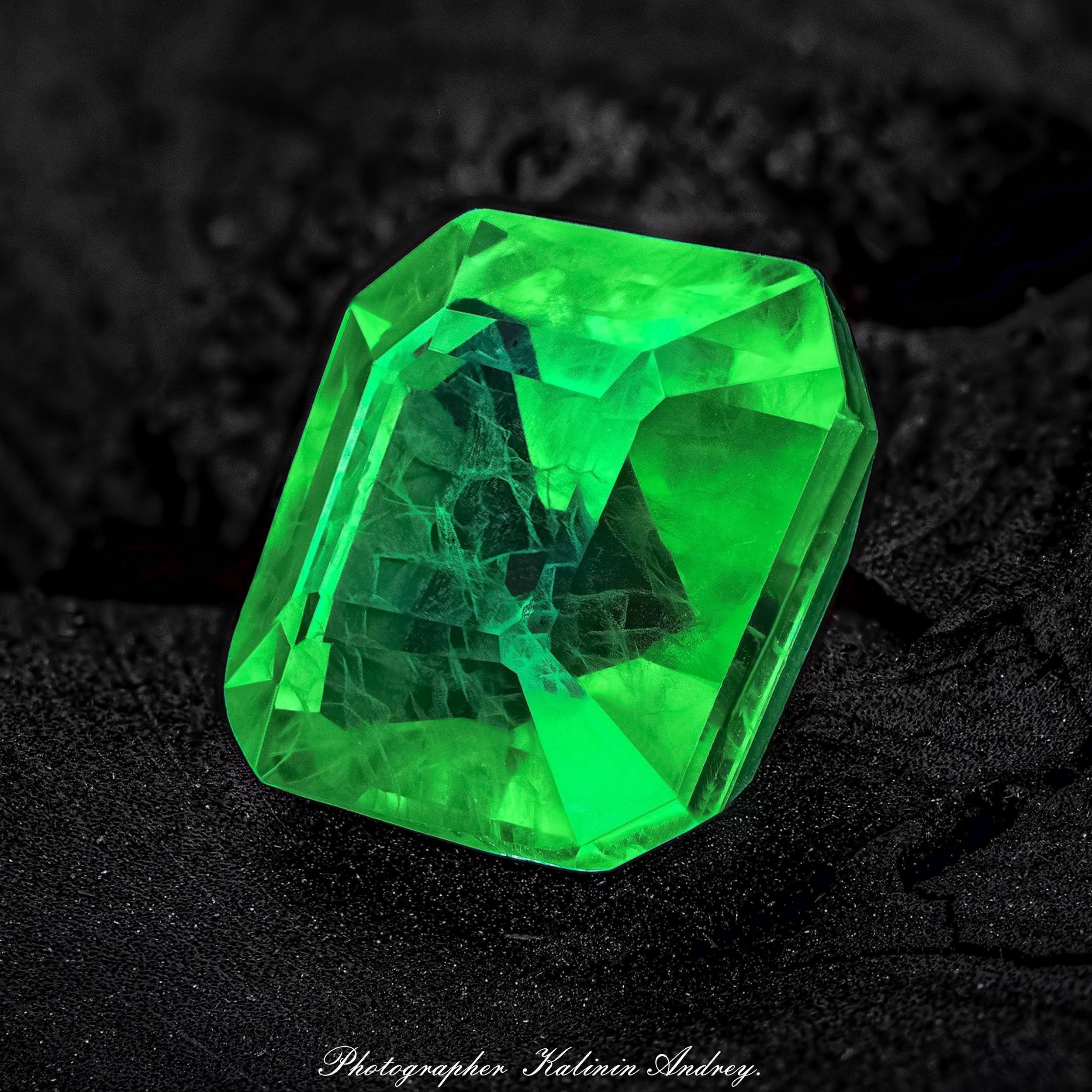 Профессиональная уникальная рекламная фотосъёмка драгоценных в Москве  тел +7 966-003-13-07. Высококачественная профессиональная рекламная фотосъёмка ювелирных украшений, драгоценных камней в Москве. Обучение, консультация