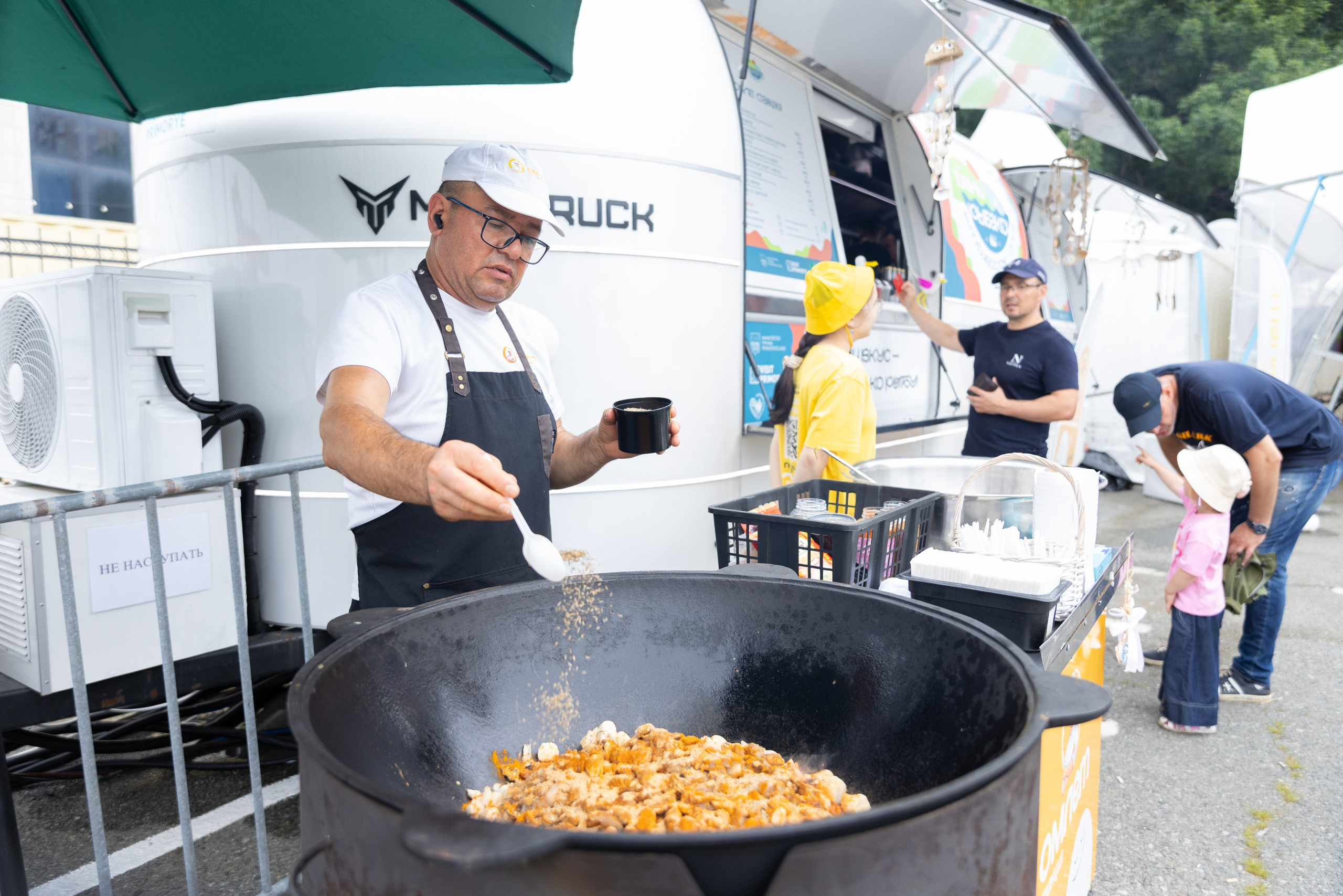 День рыбака. Владивосток 2025. Олег Катакинов| Репортажный фотограф в городе у моря (Владивосток)