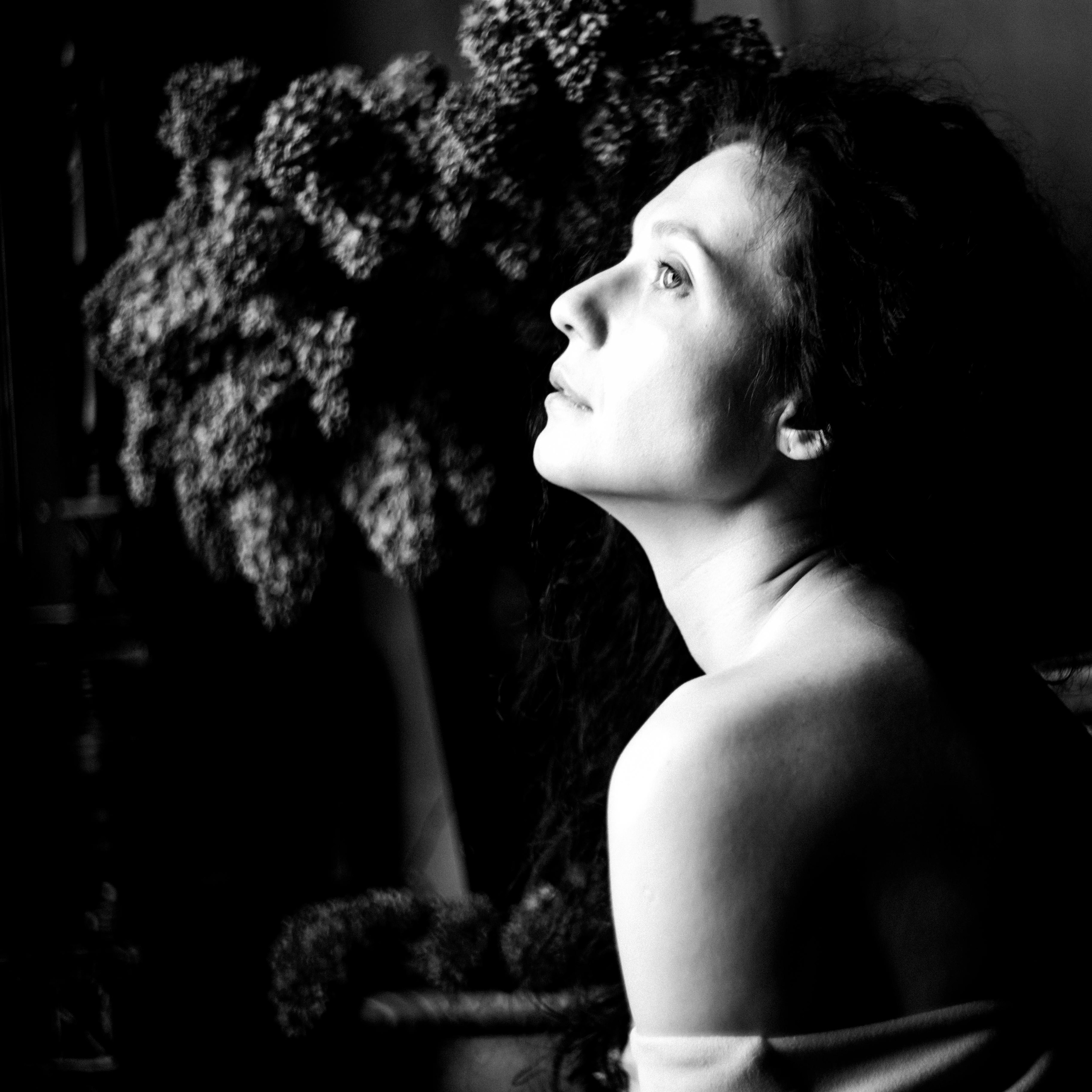 В цветах (18+). Фотограф в Москве Лера Юдина