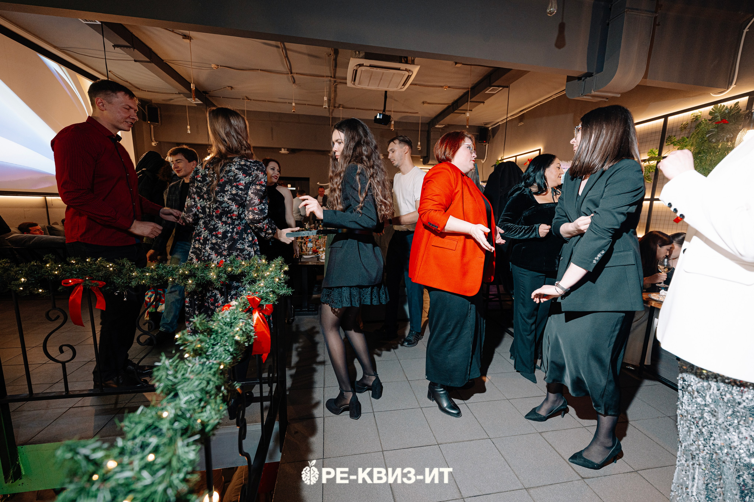 Реквизит — квиз в Зеленодольске и Волжске ZR cafe. Свадебный фотограф в Казани, и Зеленодольске Радик Мухаметов