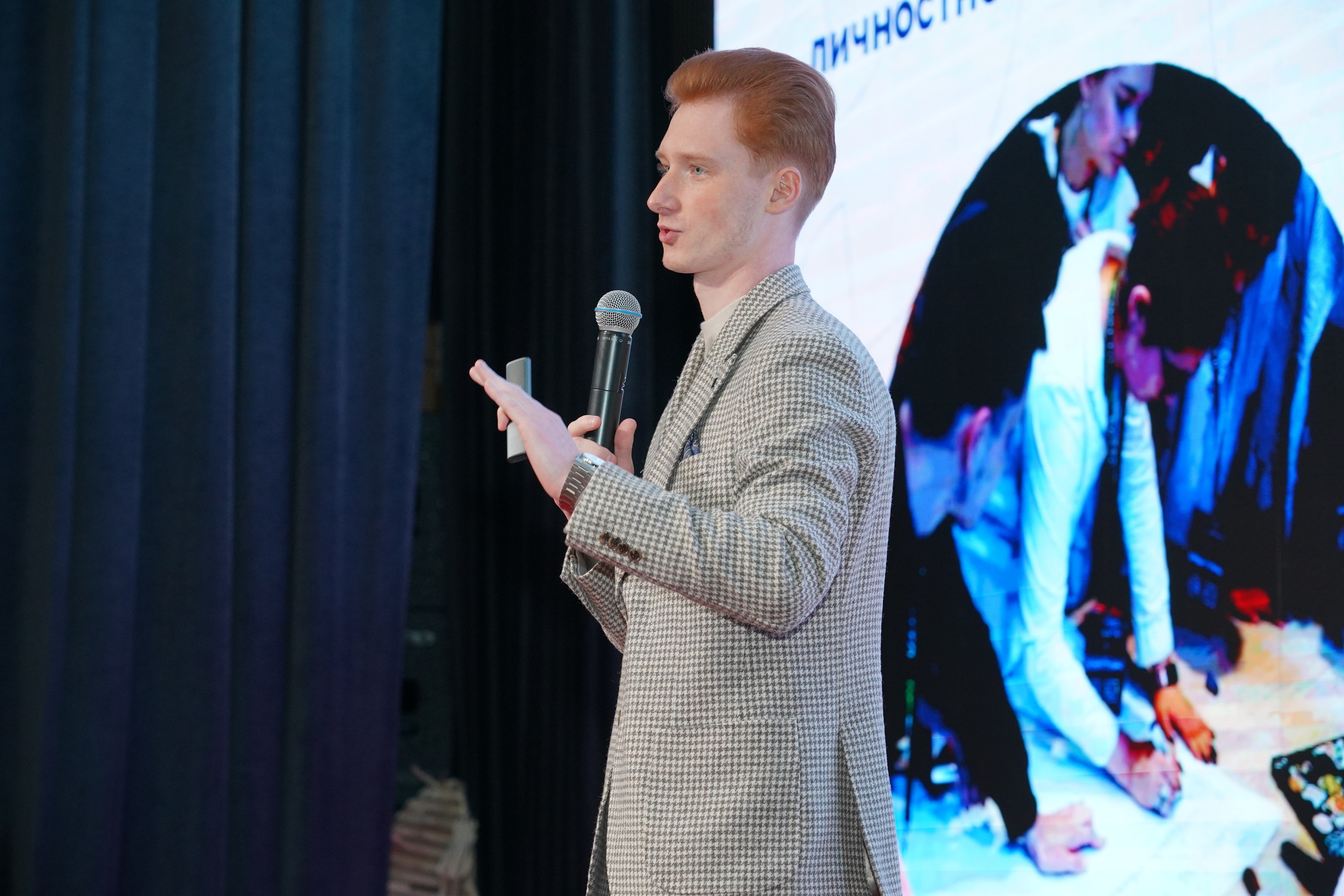 Фотограф на официальном мероприятии