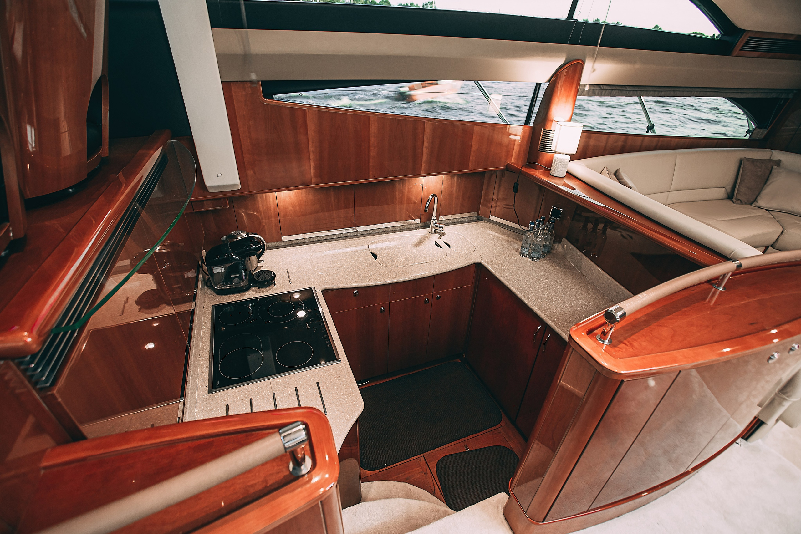 Яхта Princess 57 Esperanza. SPB Rent Boats|аренда катеров и теплоходов