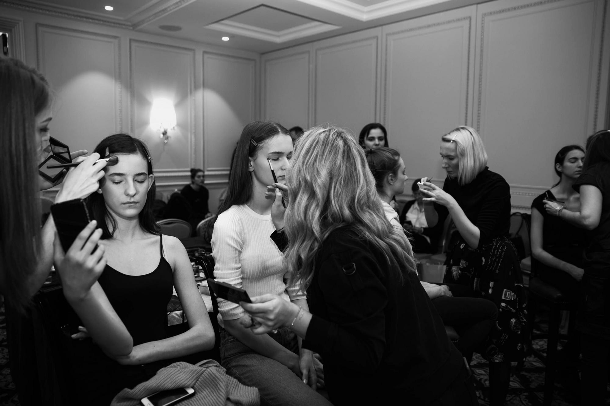 ВАЛЕНТИН ЮДАШКИН. Prêt-a-porter SS2018 SUPREMUS. Backstage. Свадебный фотограф в Санкт‑Петербурге Елена Пчельникова