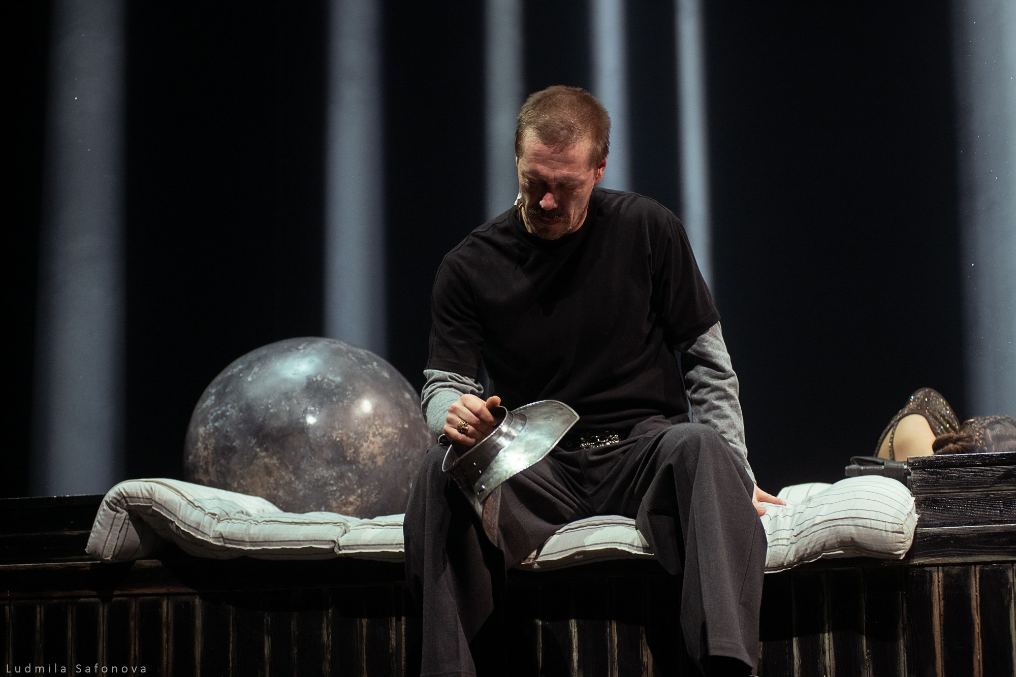 Гамлет. Режиссёр Андрей Гончаров. Гамлет Юра Борисов. Lucytheatre