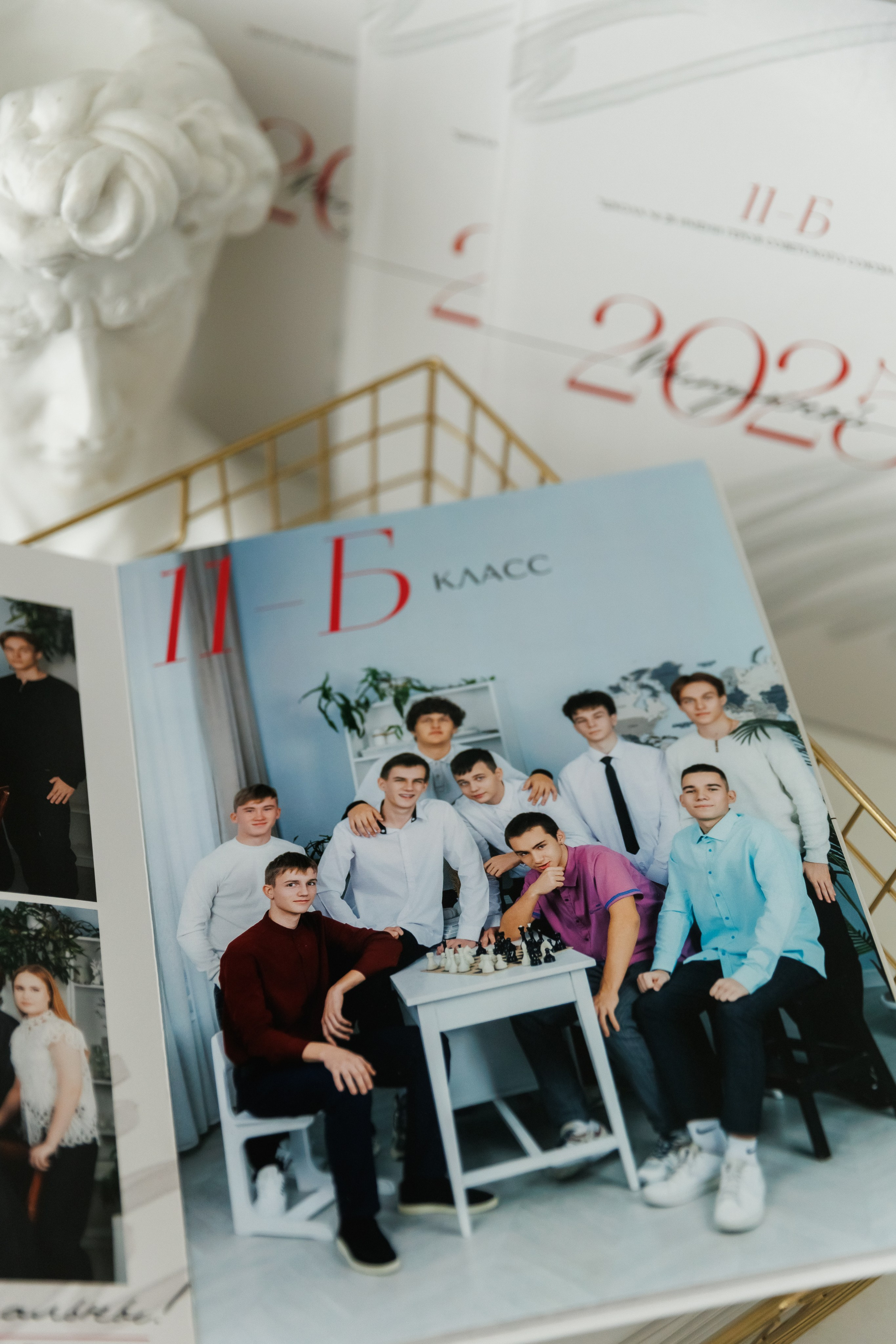 Выпускникам 26 школы 2025. ВЫПУСКНЫЕ АЛЬБОМЫ | РОВЕСНИК | КЕРЧЬ