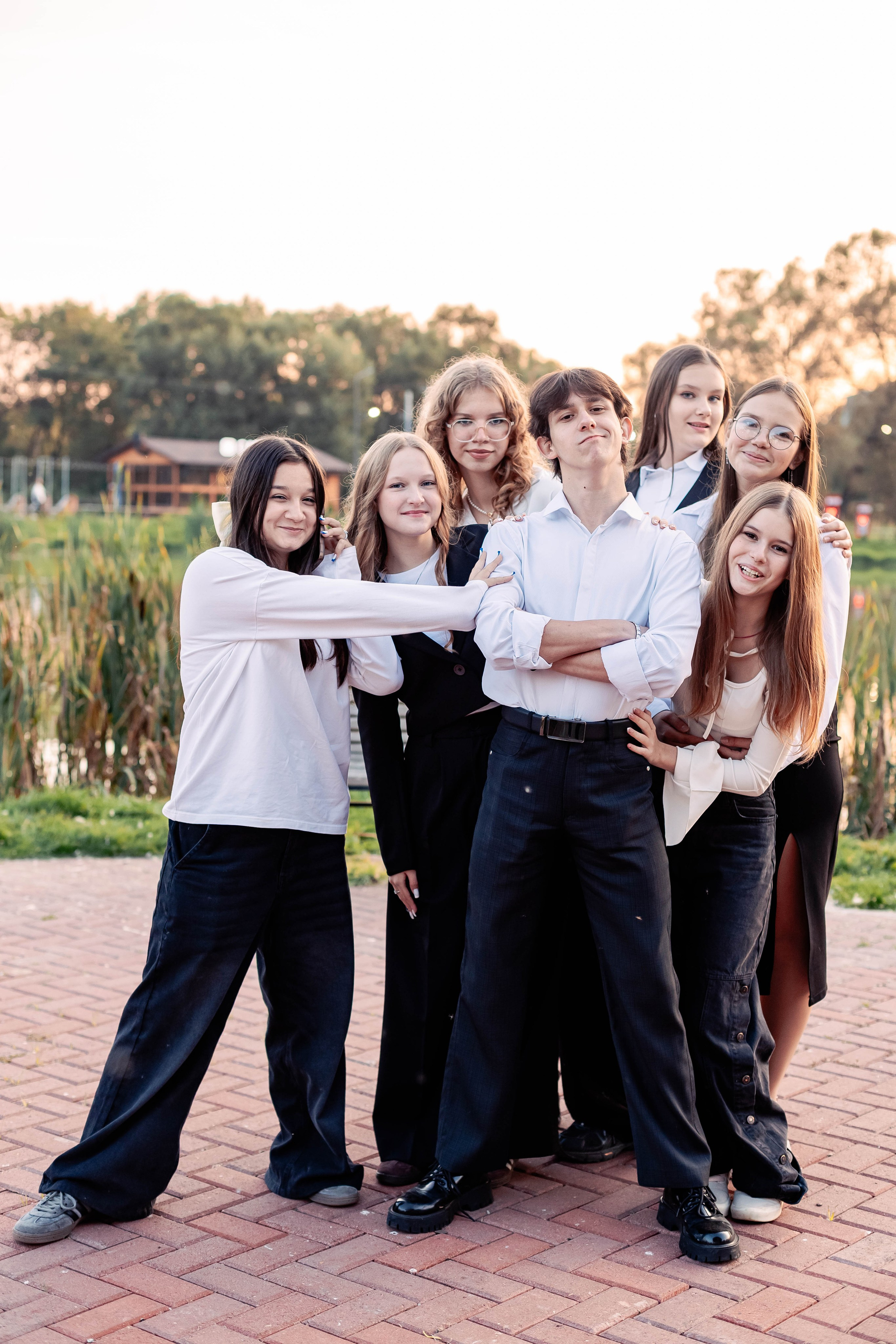 Позирование группы. Выпускные альбомы для детского сада и школы