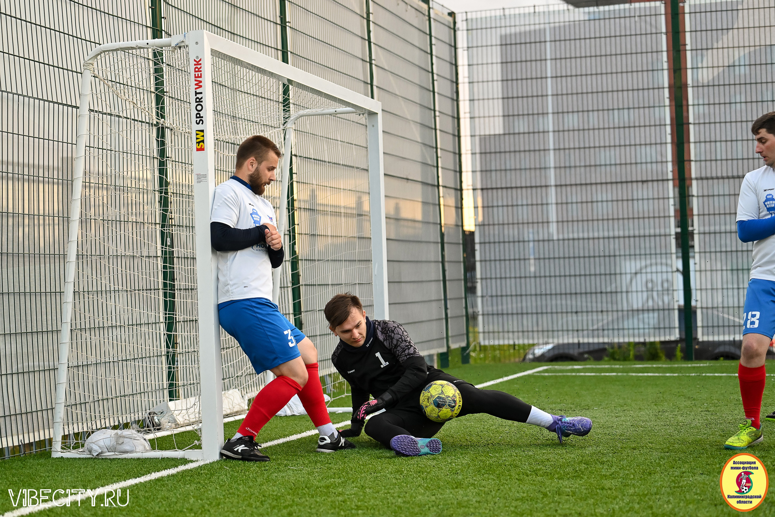 ИГРЫ МИНИ-ФУТБОЛЬНОЙ И КОРПОРАТИВНОЙ ЛИГИ. VIBECITY.RU Вайб Сити Ру Фоторепортажи Фотоотчеты Калининград