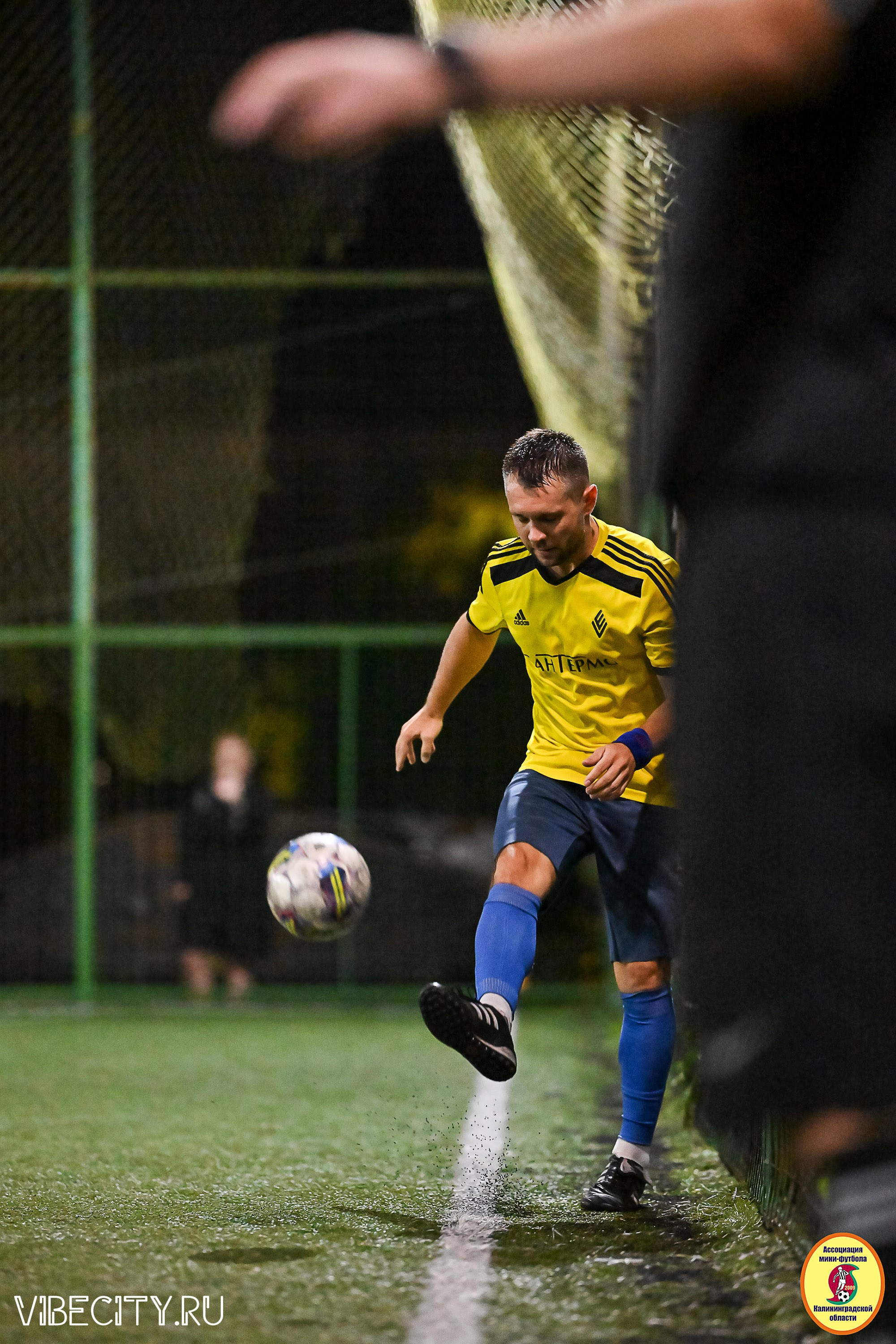 ФИНАЛЬНЫЕ ИГРЫ КУБКА МИНИ-ФУТБОЛЬНОЙ ЛИГИ И КУБКА КОРПОРАТИВНОЙ МФЛ 2025. VIBECITY.RU Вайб Сити Ру Фоторепортажи Фотоотчеты Калининград