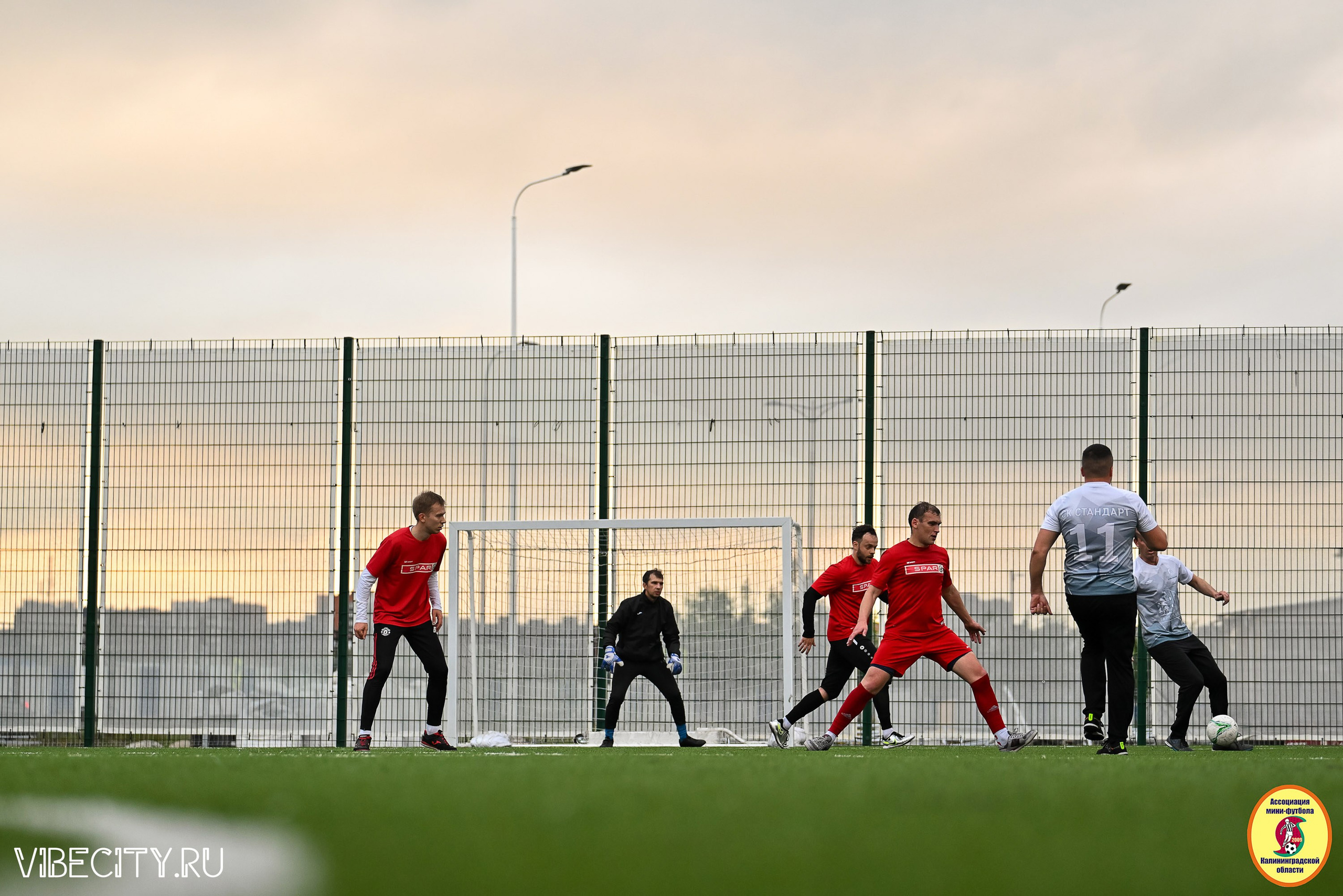 ИГРЫ МИНИ-ФУТБОЛЬНОЙ ЛИГИ. VIBECITY.RU Вайб Сити Ру Фоторепортажи Фотоотчеты Калининград