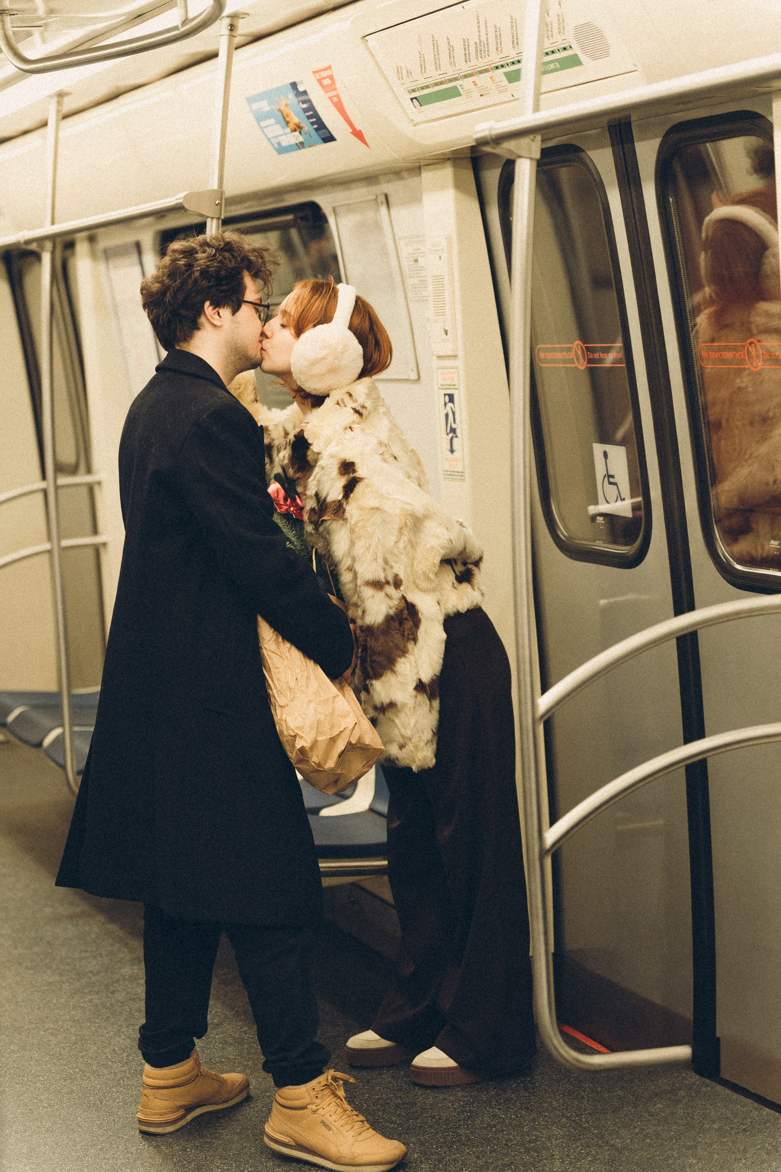 НОВОГОДНЯЯ ФОТОСЕСИИЯ ПАРЫ В МЕТРО ЛЮБОВЬ. Профессиональный фотограф, Санкт-Петербург — Виктория Богомолова