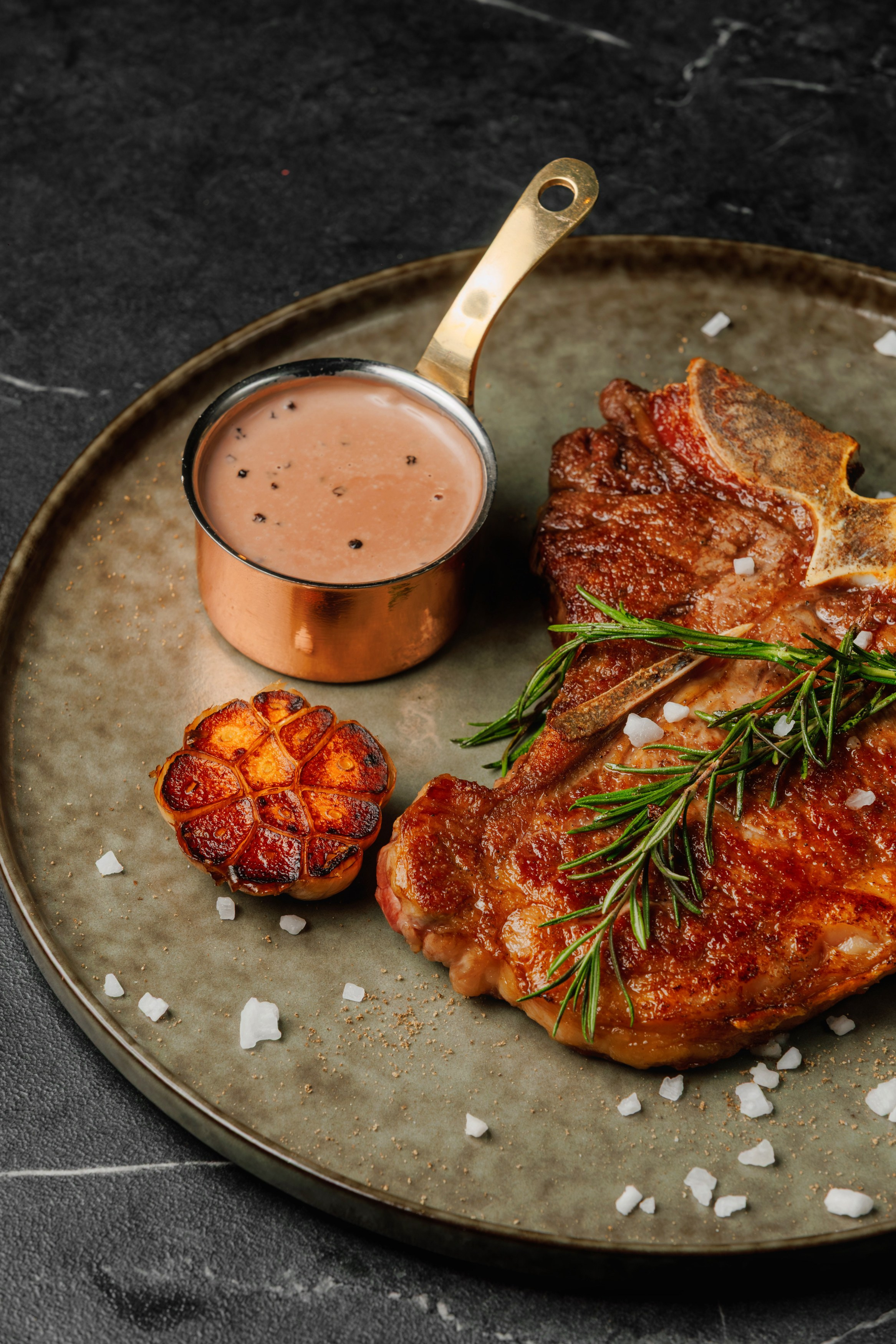 (S)AINT. Репортажный фотограф в Санкт-Петербурге Жолудев Владислав