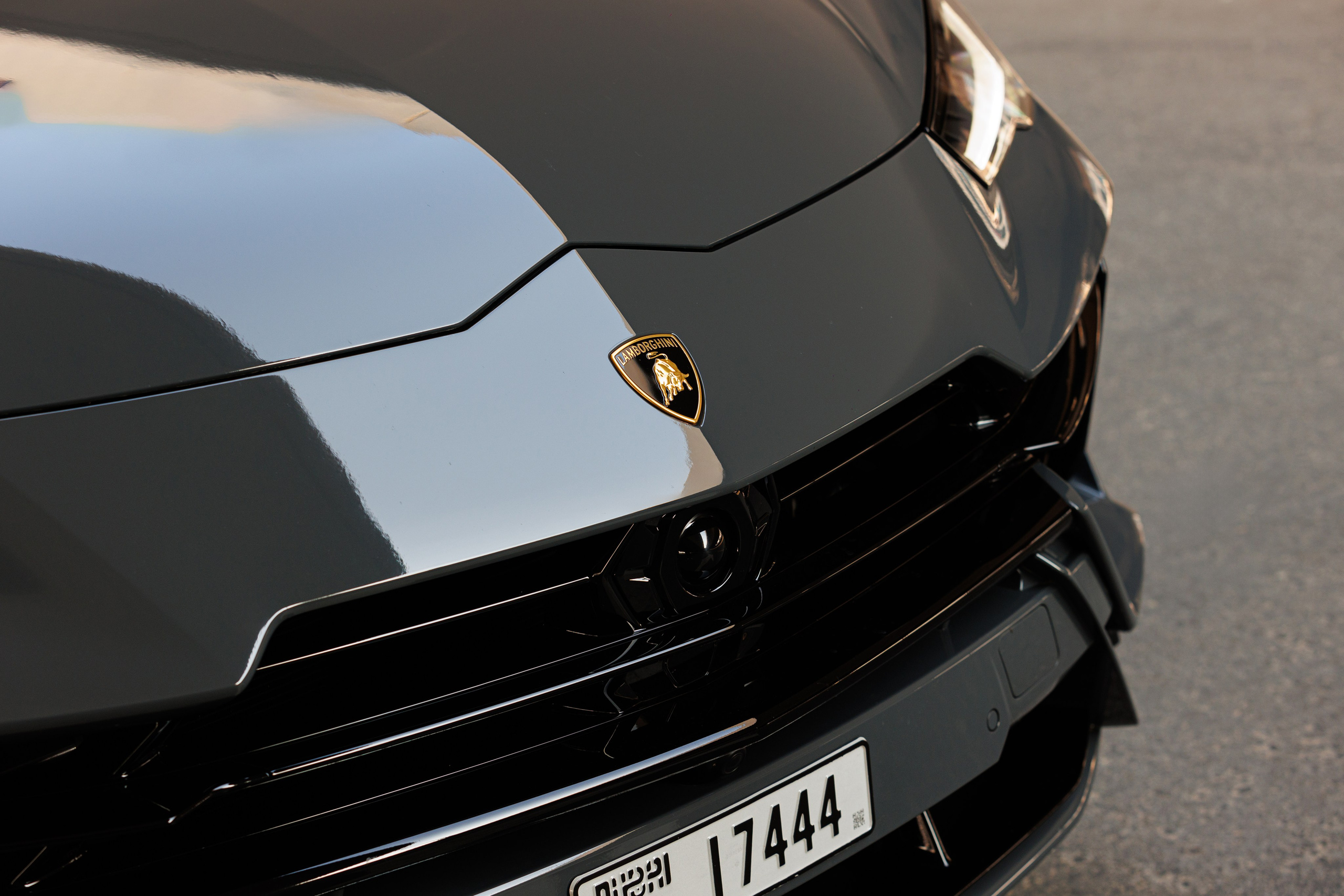 Lamborghini Photoshoot in Dubai — Luxury Car Photography. Evgen Yatsenko — Photographer in Dubai