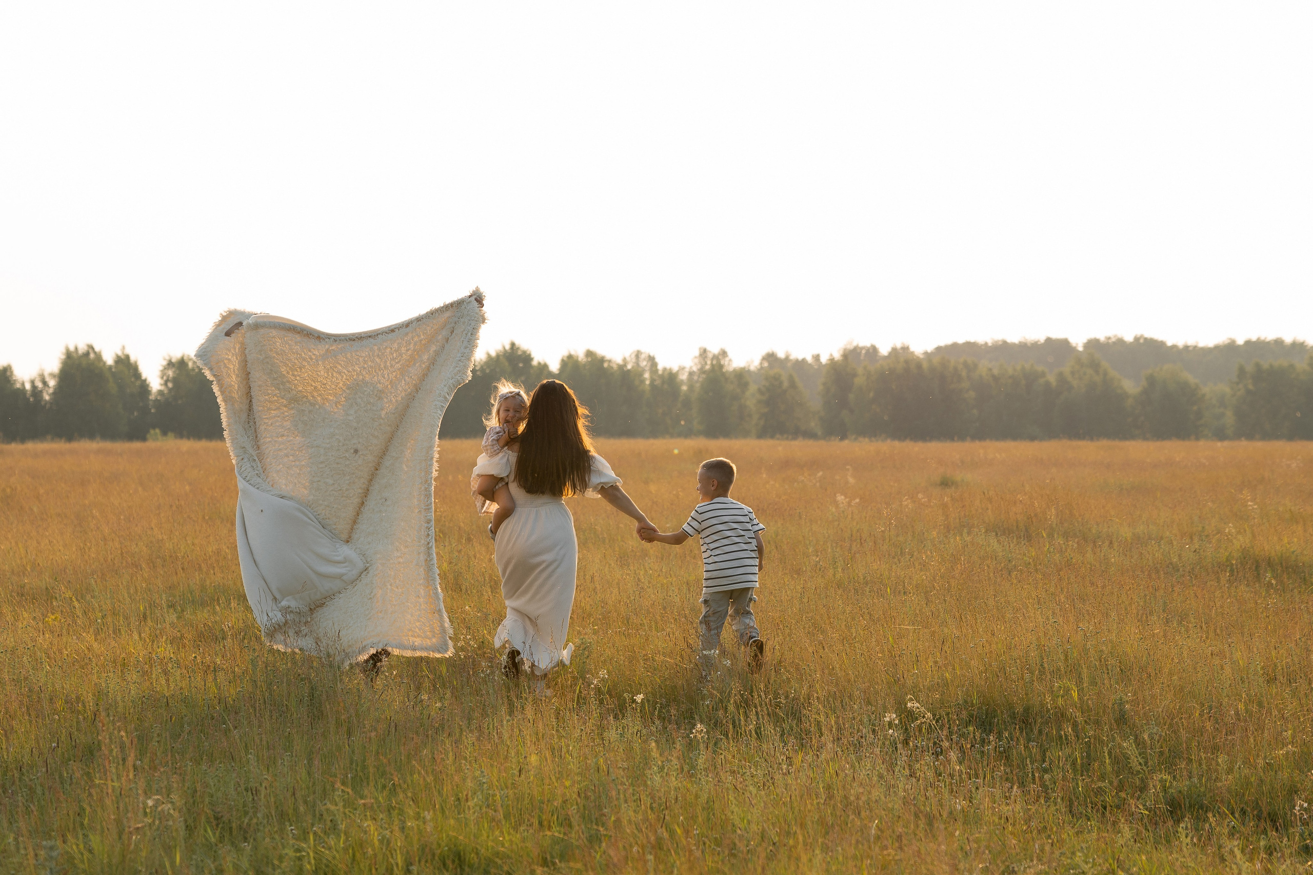 В поле. Семейный и свадебный фотограф в Челябинске Мария Леонтьева