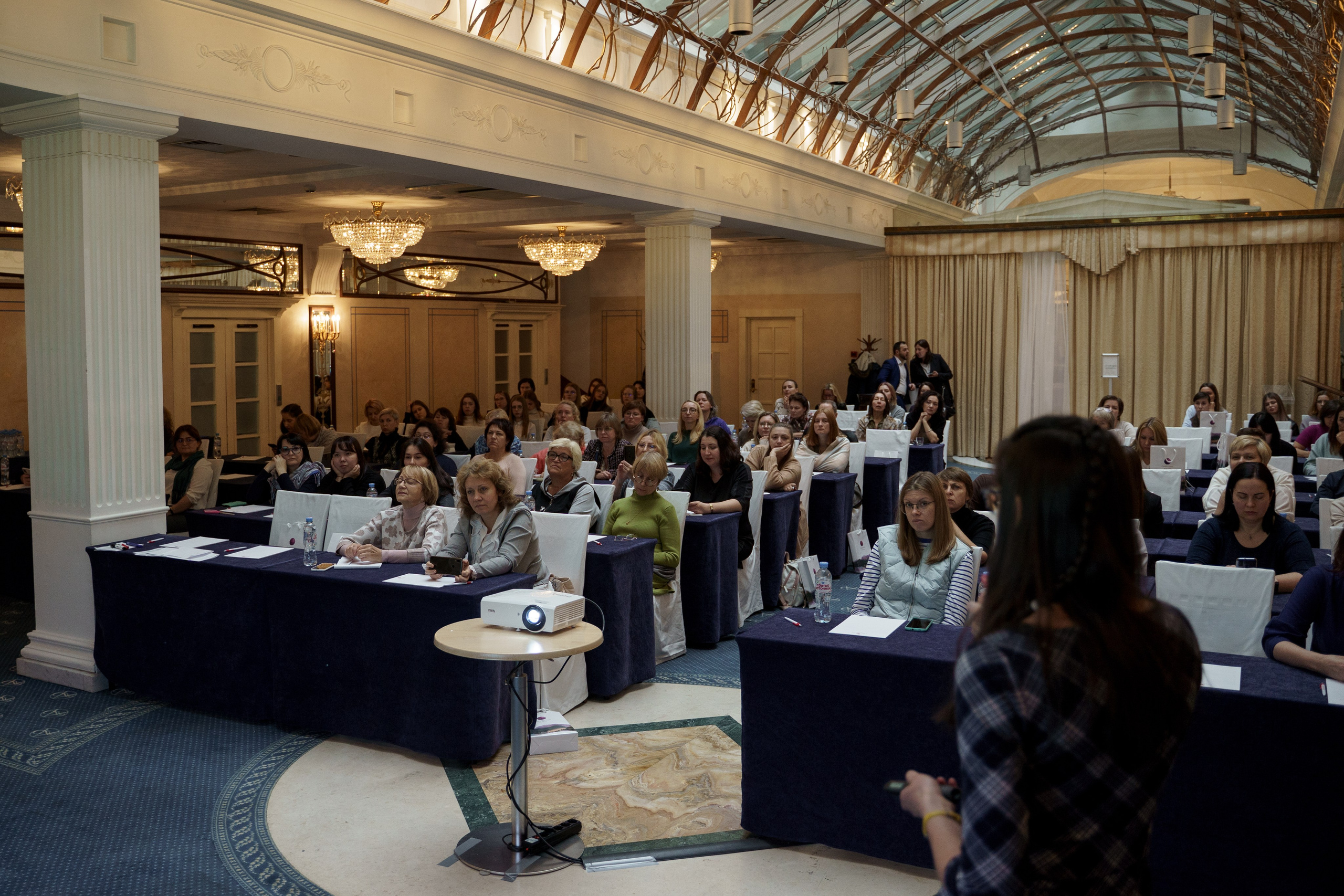 Конференция Cooper Vision в Отеле Амбасадор 28 октября 2023. Свадебный и семейный фотограф в Санкт-Петербурге Дмитрий Панин