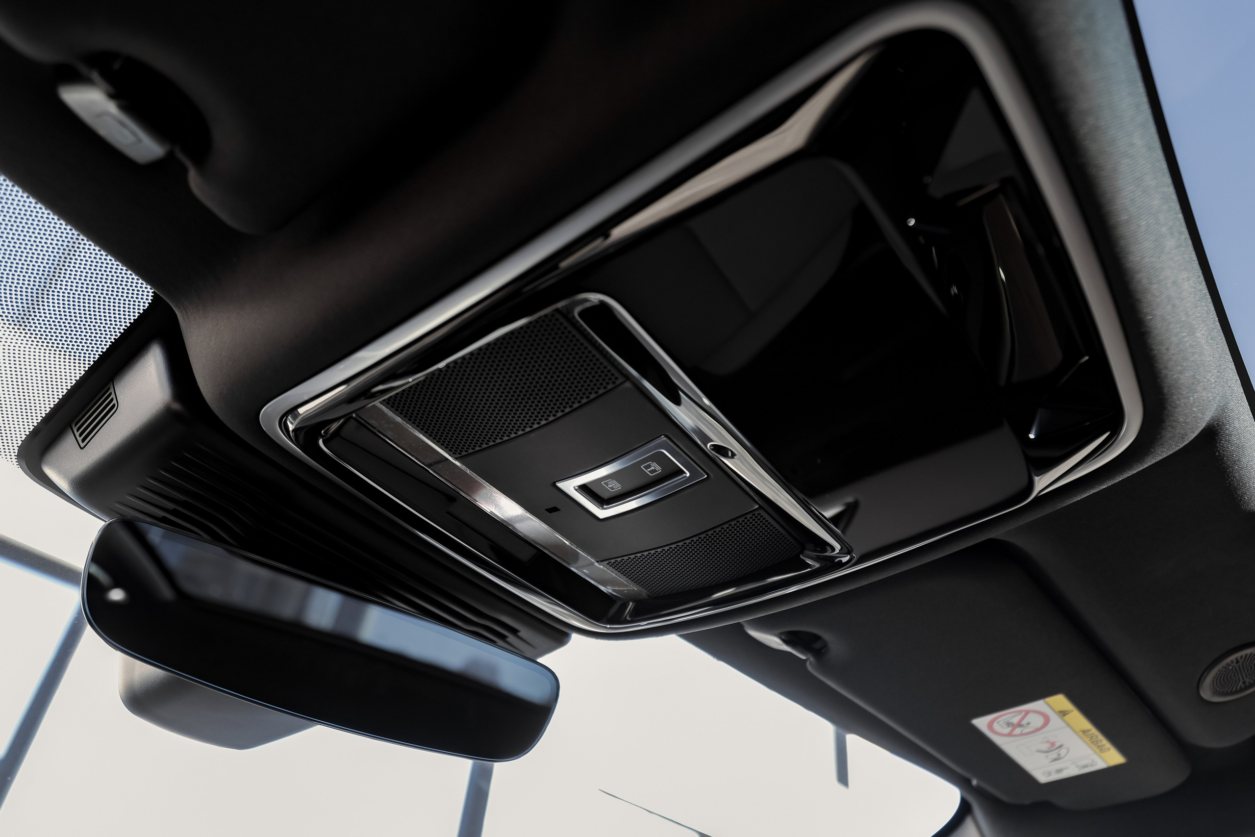 2024 Range Rover Velar 2.0 AT. Mixturecaptures