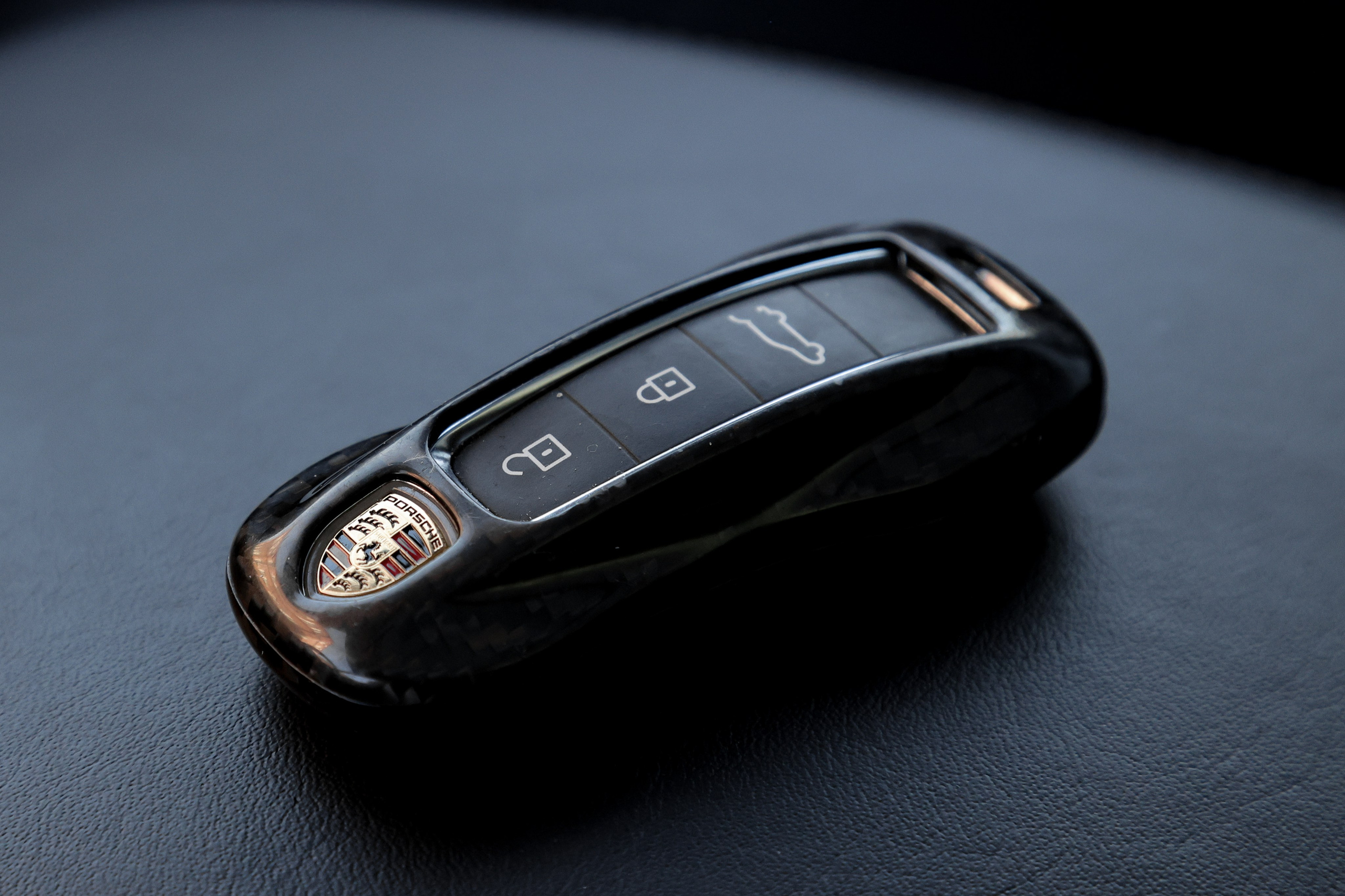 2020 Porsche Cayenne 3.0 AT. Mixturecaptures