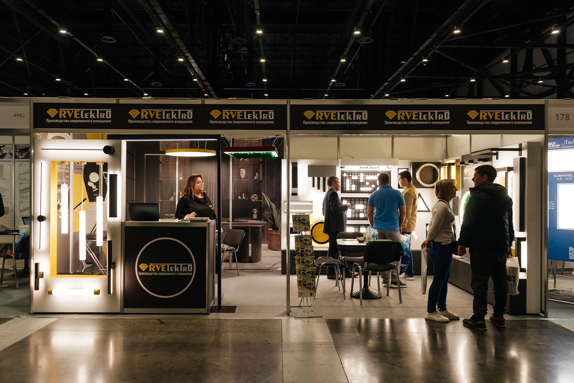 Репортажная съёмка на форуме ЭТМ. Свадебный фотограф в Санкт-Петербурге Венера Ахметова