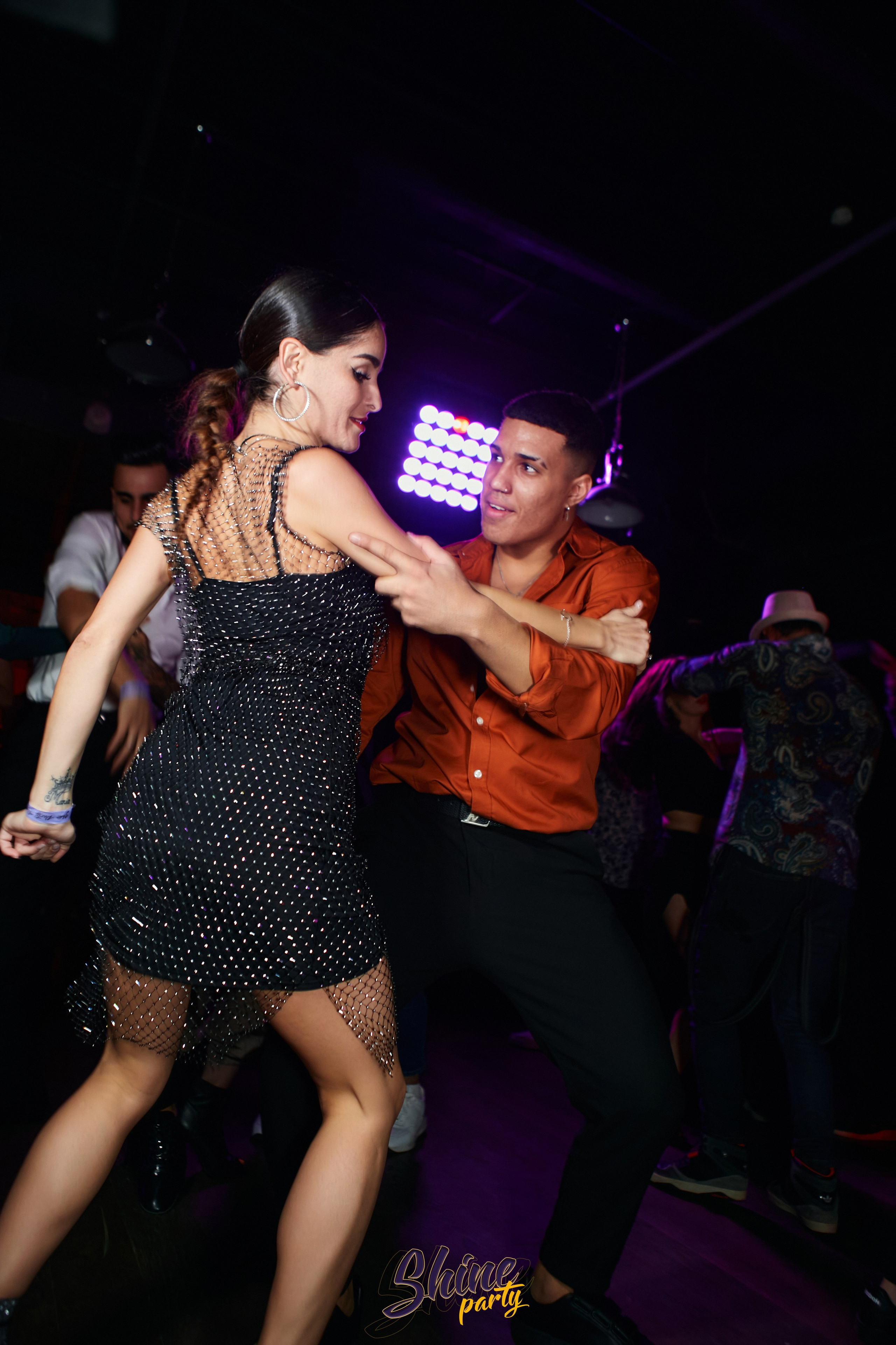 Shine party bachata. Свадебный фотограф