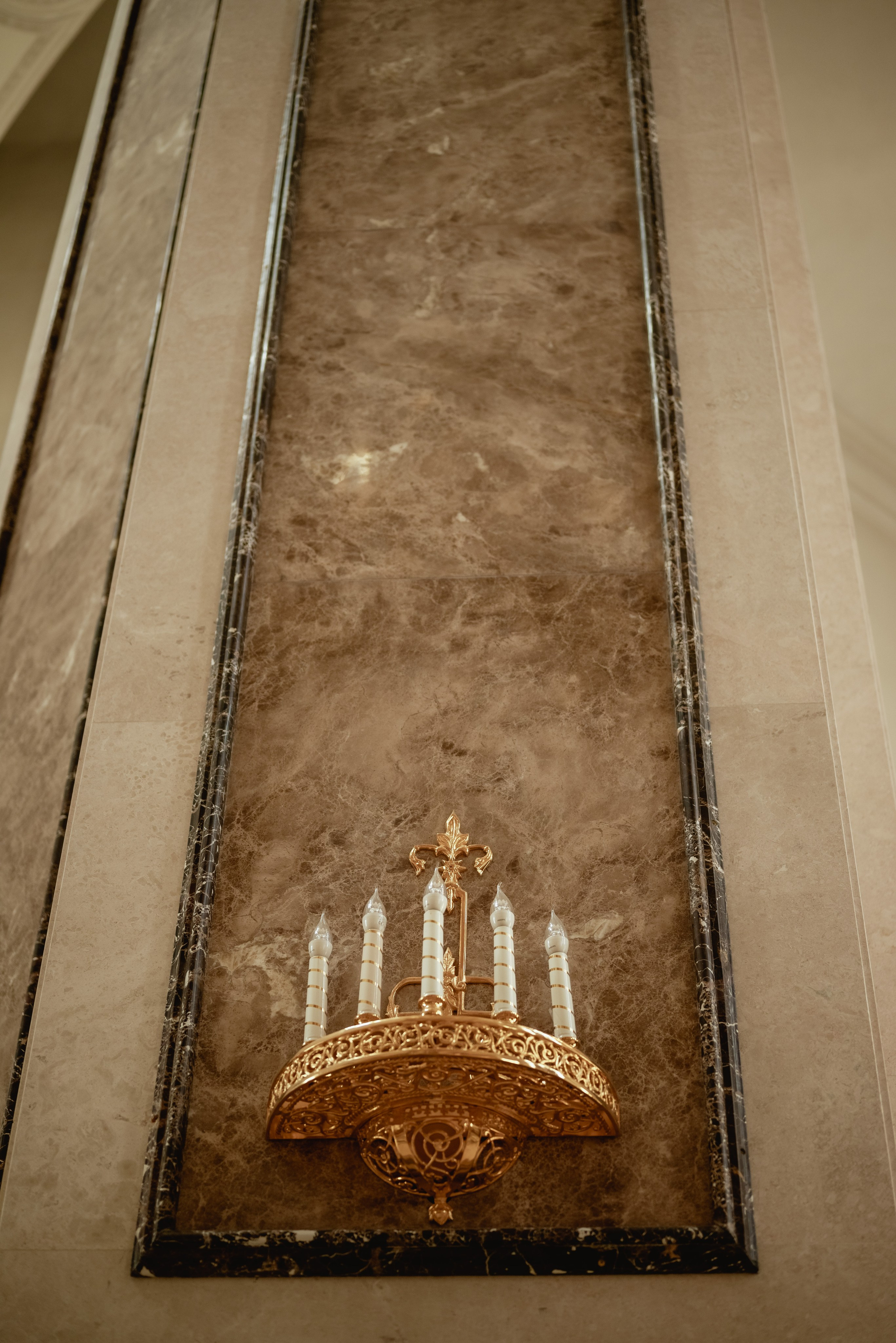 Крещение в храме Петра и Февронии. Юлия Басня семейный и свадебный фотограф в Донецке