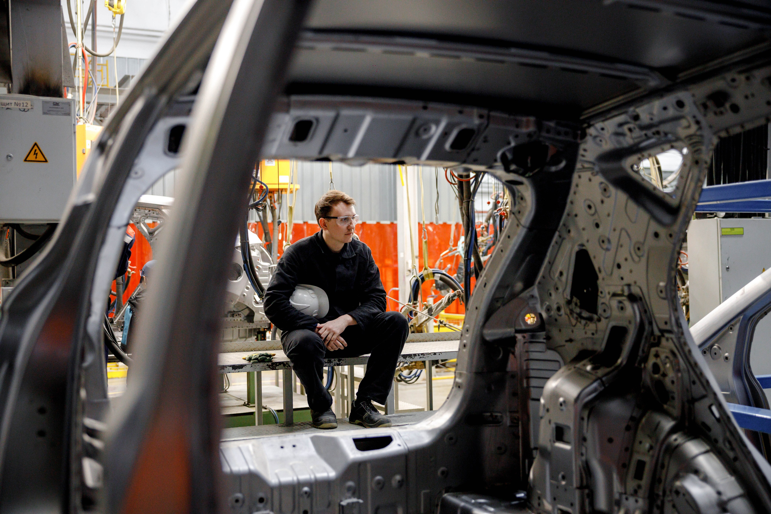 Автомобильный завод «Allur». Свадебный фотограф Костанай/Астана