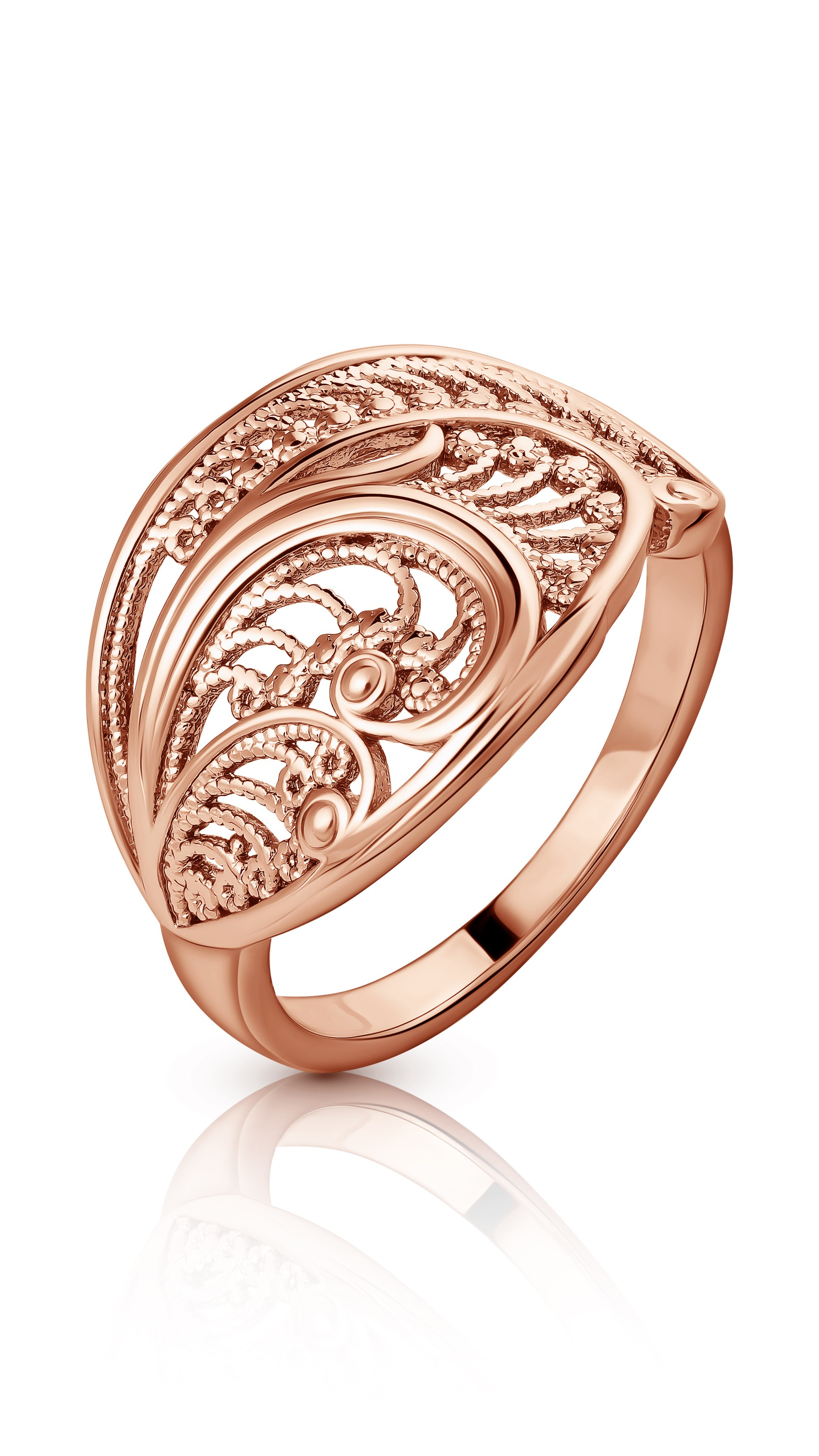 Фотосъемка золотого кольца без камней на белом фоне для маркетплейсов