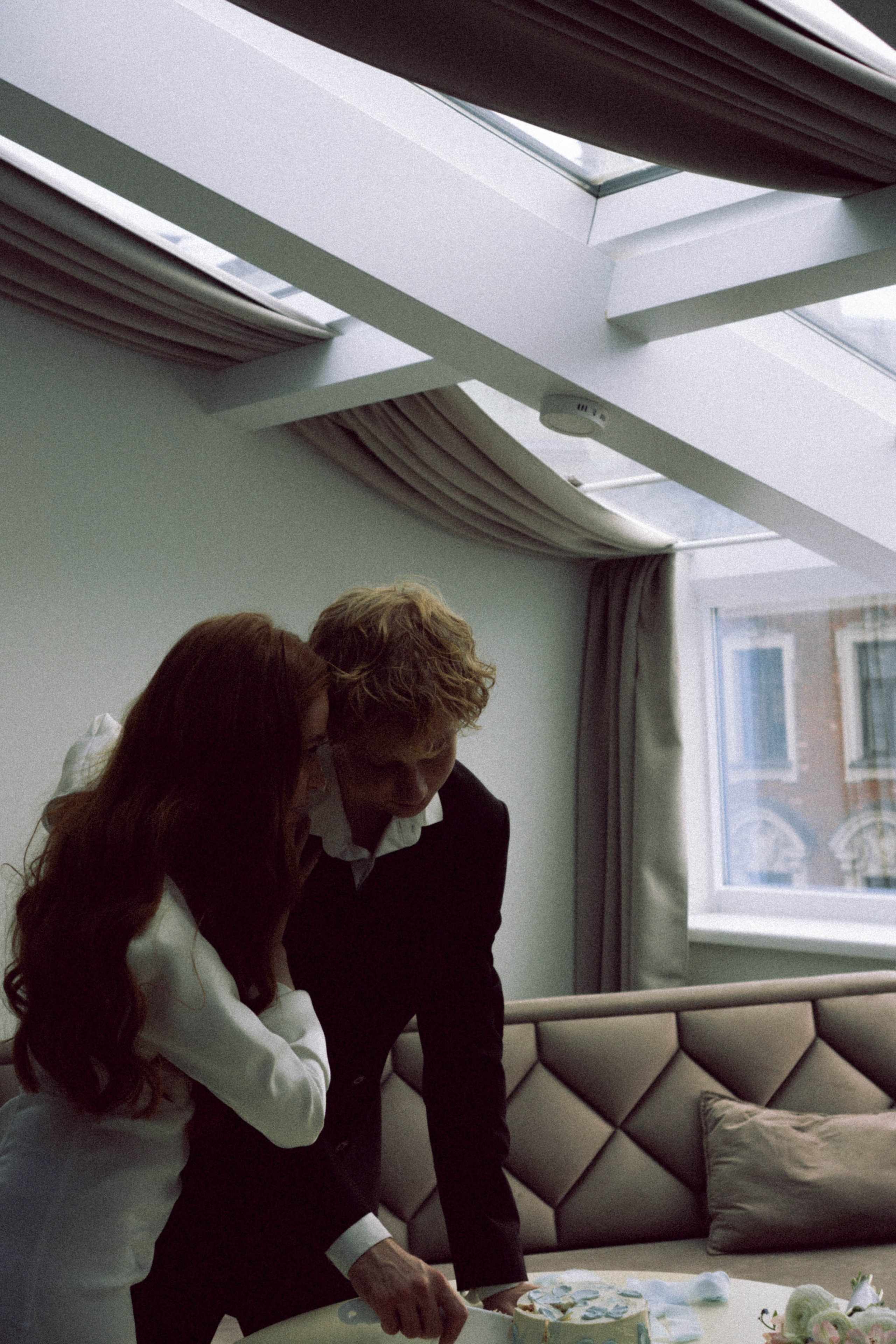 СВАДЕБНАЯ СЬЕМКА В ОТЕЛЕ. СБОРЫ ЖЕНИХА И НЕВЕСТЫ И ТАКЖЕ ТОР И ПОДГОТОВКА К ПРОГУЛКЕ. Профессиональный фотограф, Санкт-Петербург — Виктория Богомолова