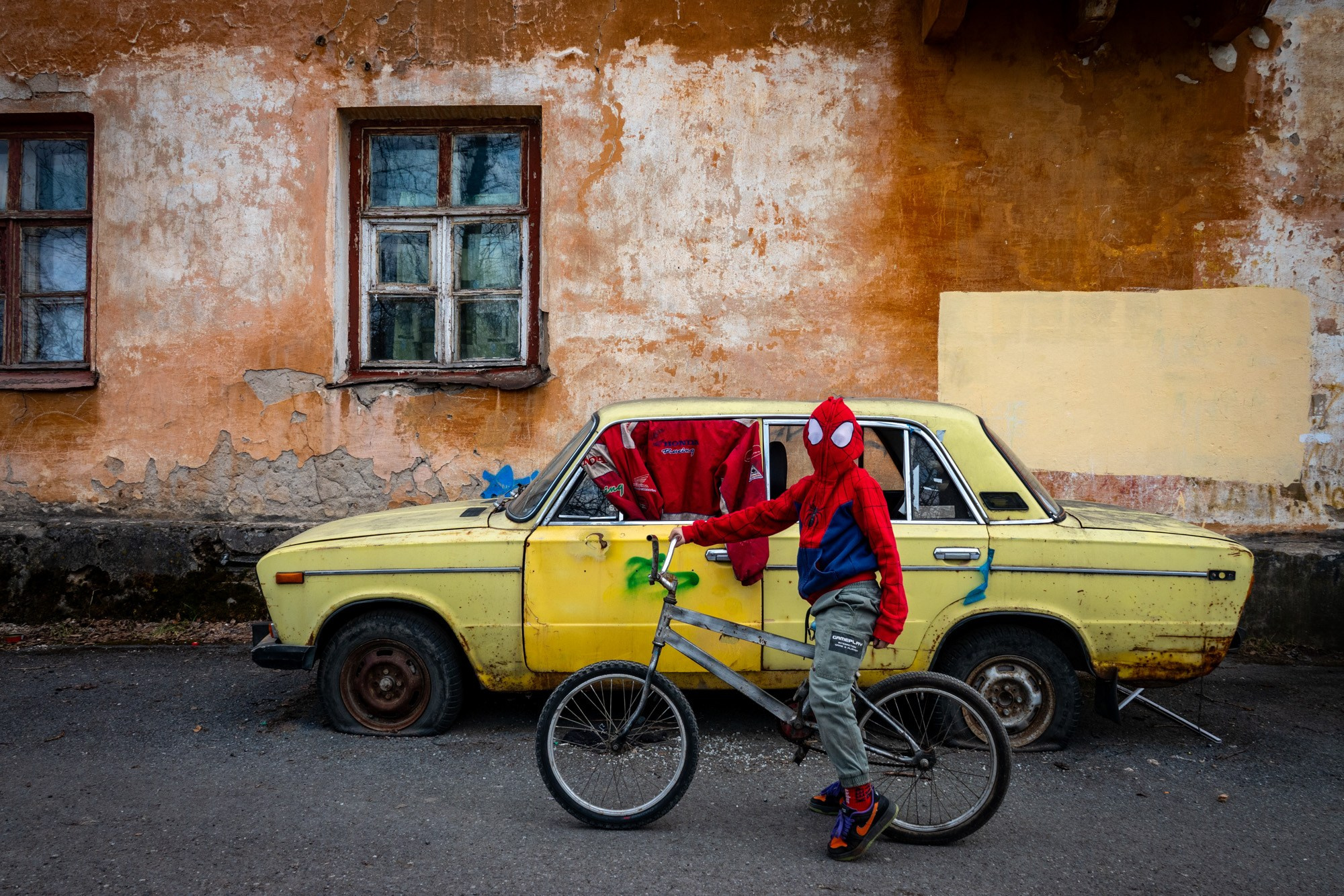 Стрит арт. Фотограф для маркетплейсов Михаил Бове