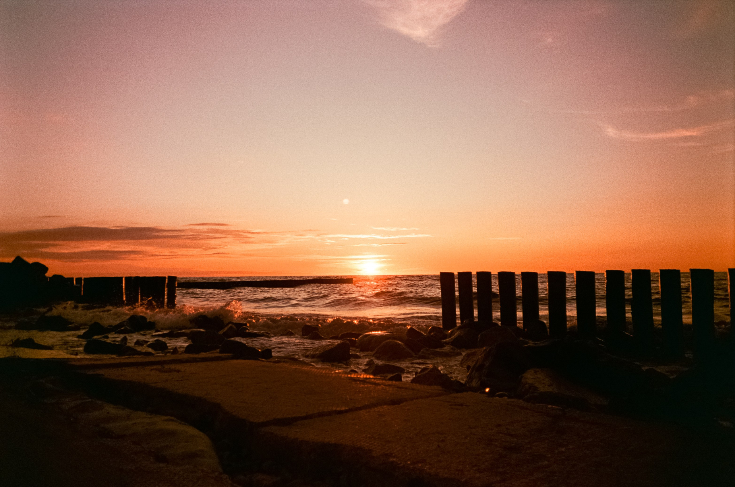 Закат в Калининграде на Aeronega 100 (Kodak Aerocolor IV) / Ricoh MF-1