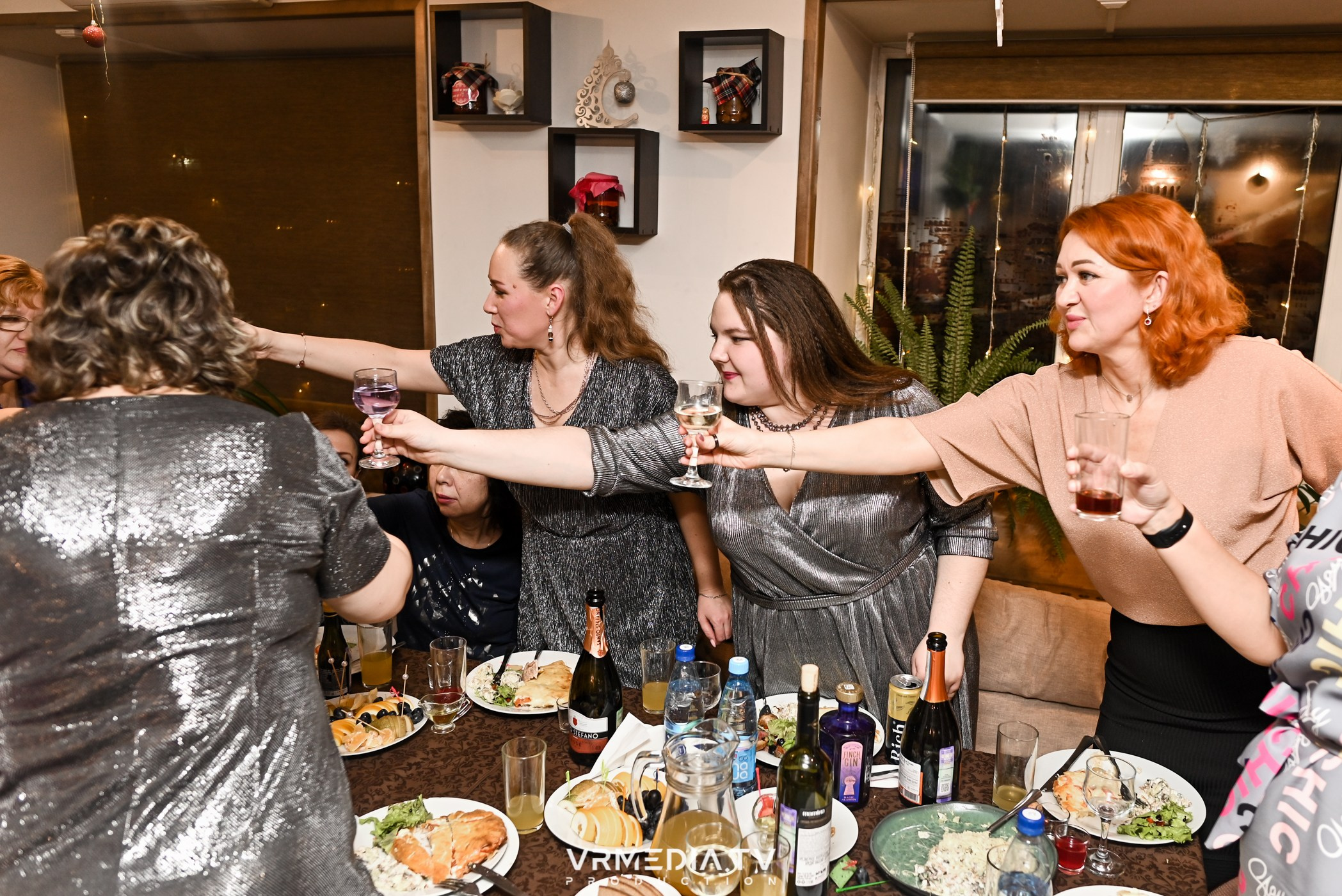 Новогодний вечер в кафе «кАмпот»